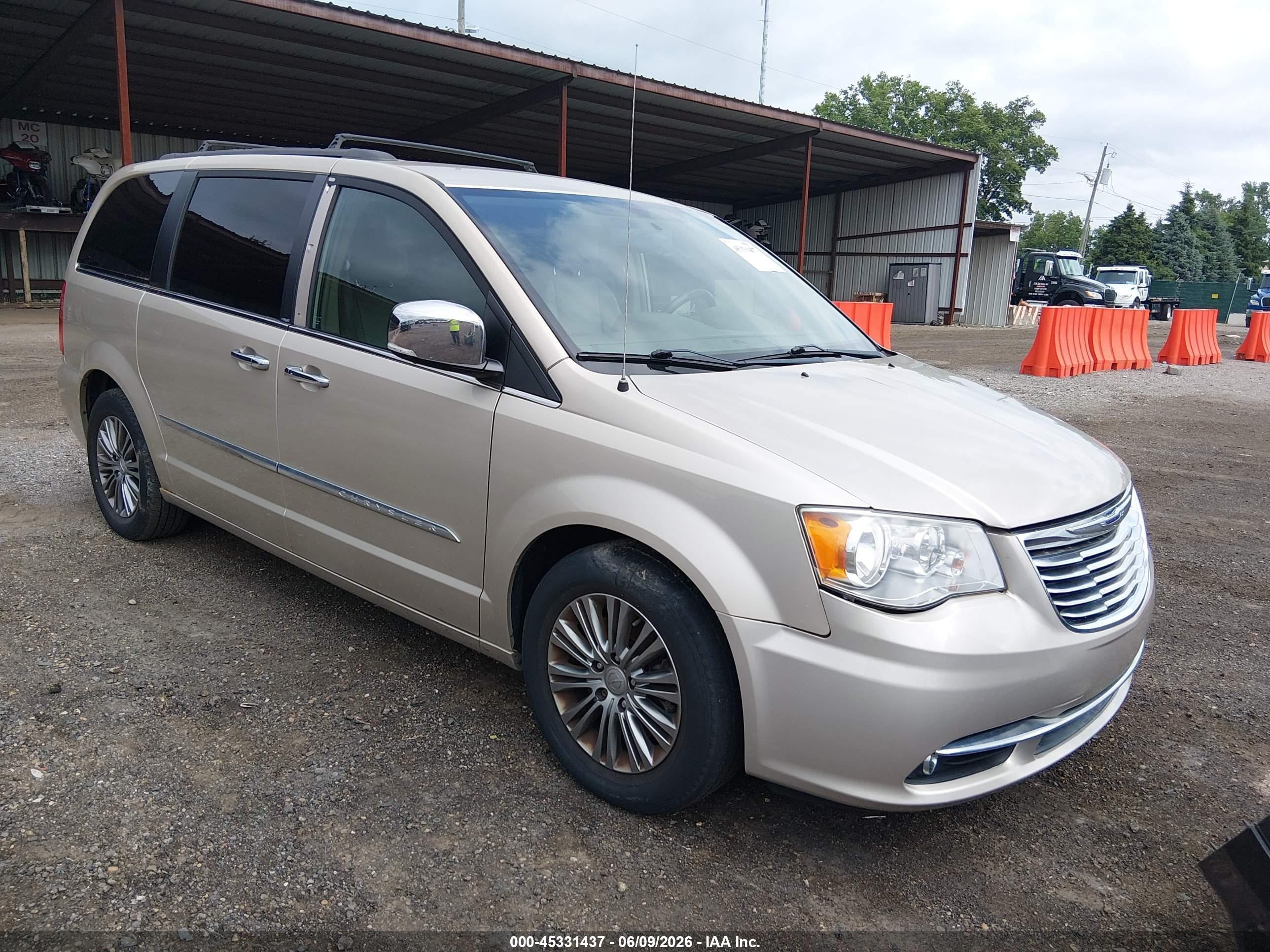 2014 Chrysler Town & Country Touring-l Champagne vin: 2C4RC1CG8ER232131