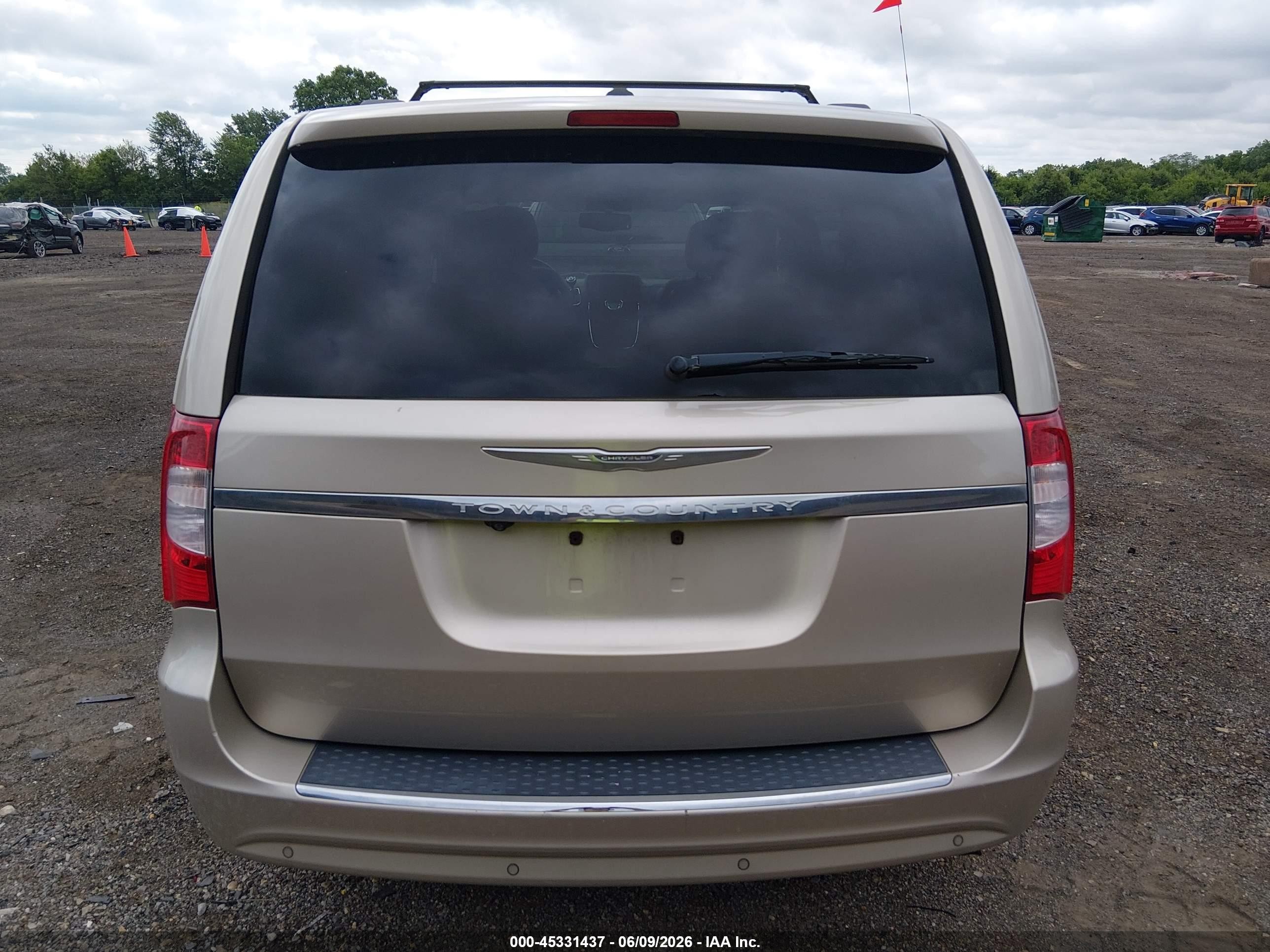2014 Chrysler Town & Country Touring-l Champagne vin: 2C4RC1CG8ER232131