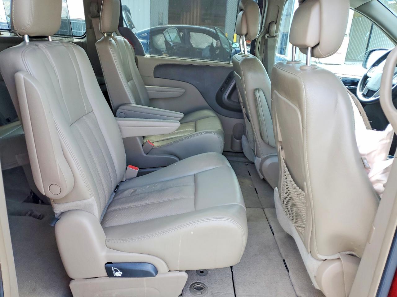 2014 Chrysler Town & Country Touring L Red vin: 2C4RC1CG8ER257207