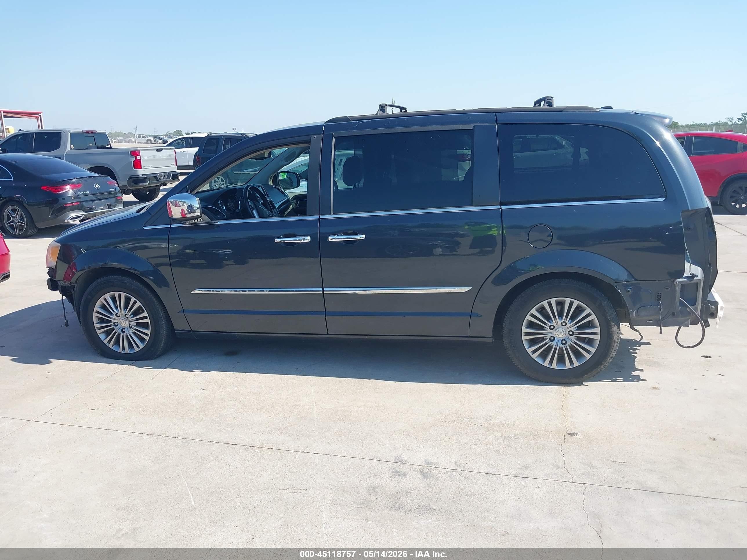 2014 Chrysler Town & Country Touring-l Blue vin: 2C4RC1CG8ER454006