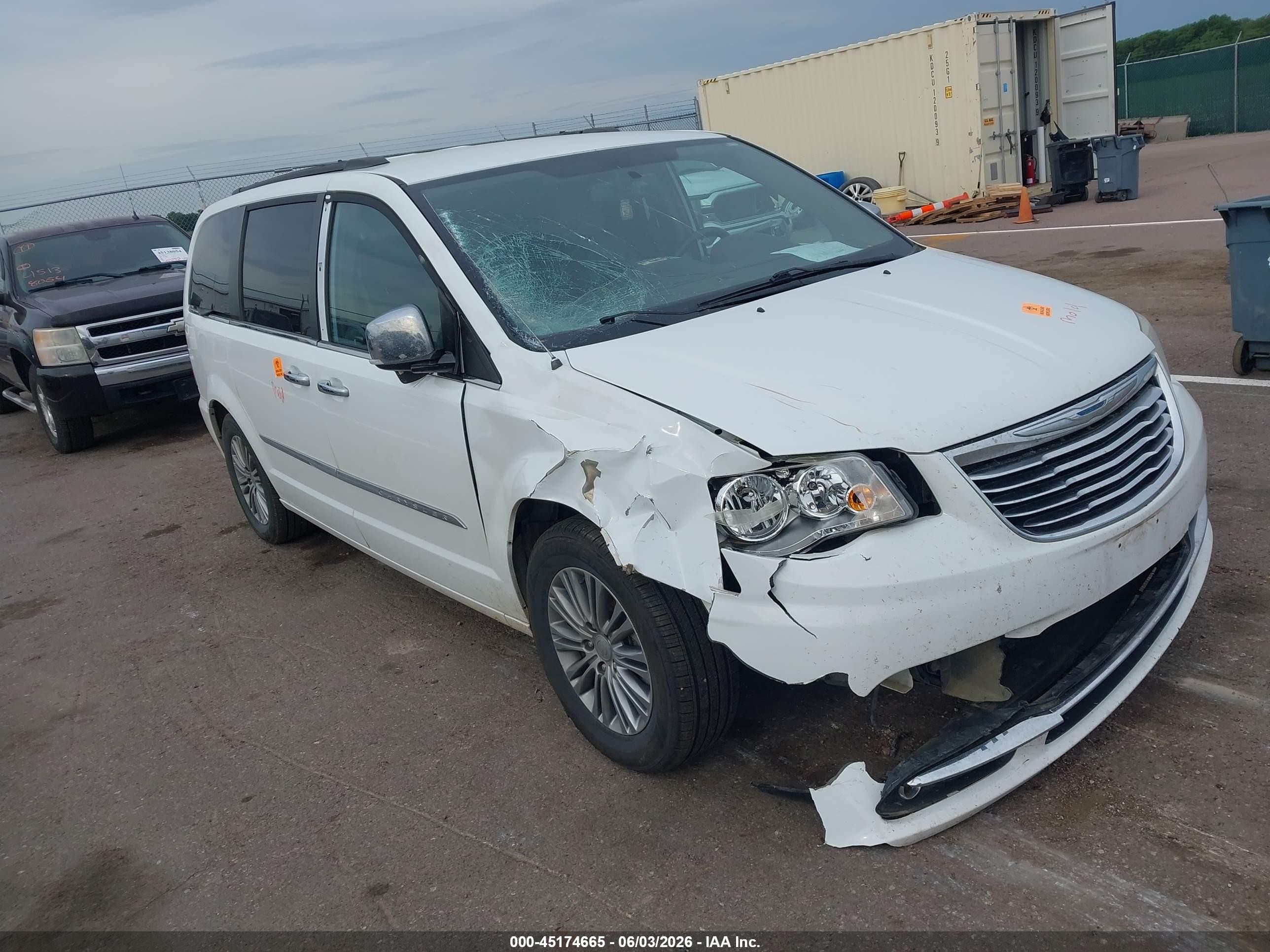 2014 Chrysler Town & Country Touring-l White vin: 2C4RC1CG8ER461926