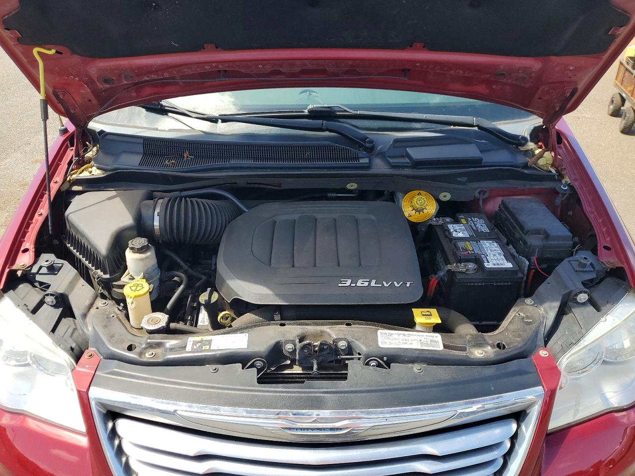 2014 Chrysler Town & Country Touring L Red vin: 2C4RC1CG8ER464177