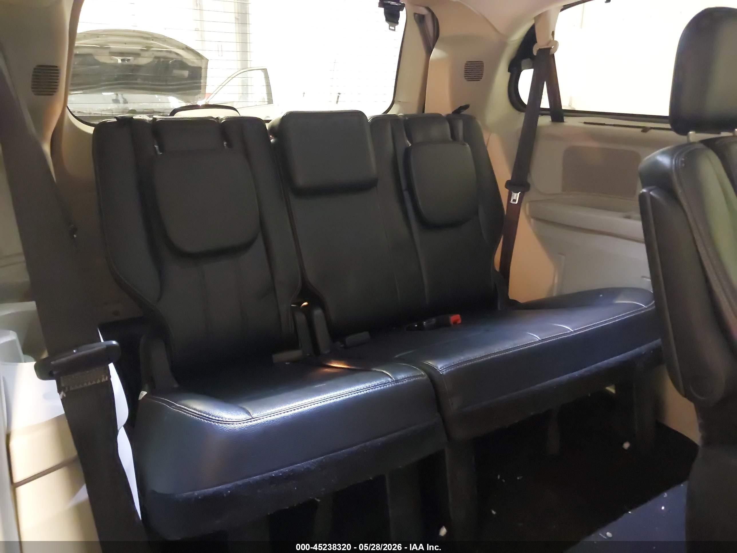 2015 Chrysler Town & Country Touring-l Белый vin: 2C4RC1CG8FR554740