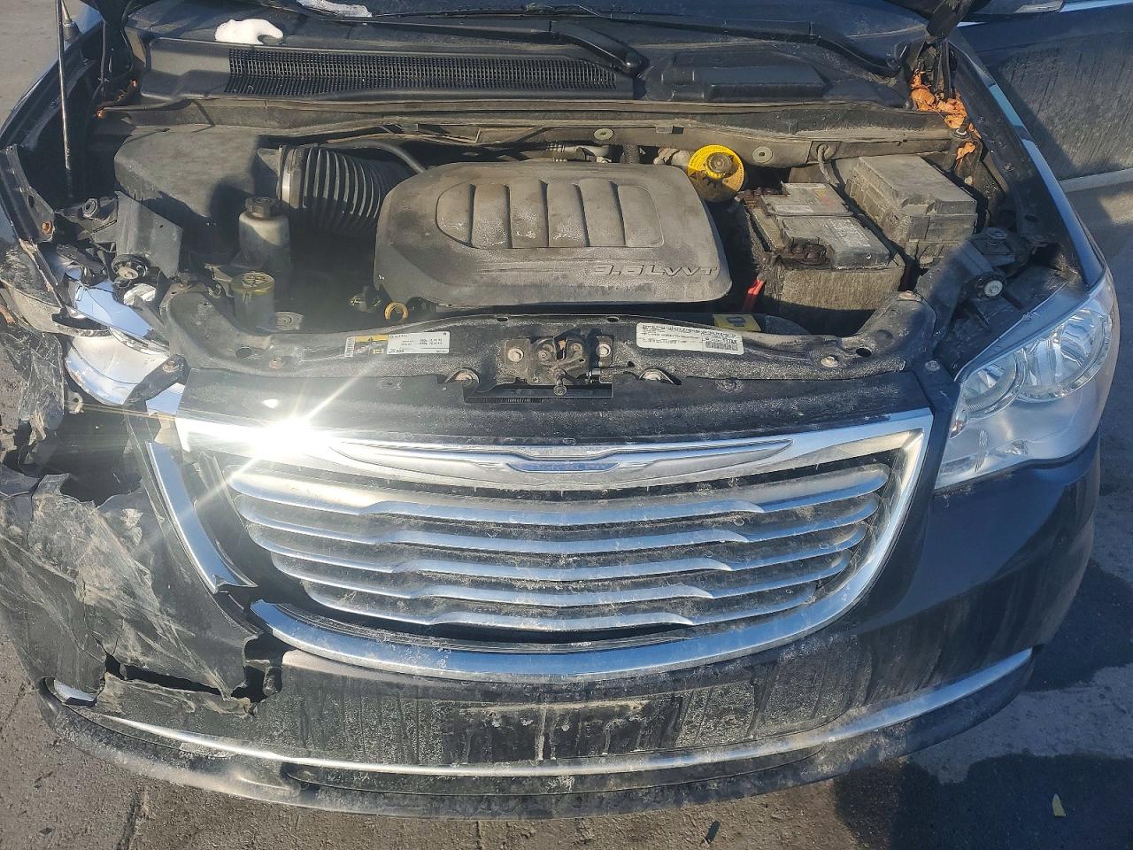 2015 Chrysler Town & Country Touring L Black vin: 2C4RC1CG8FR563518