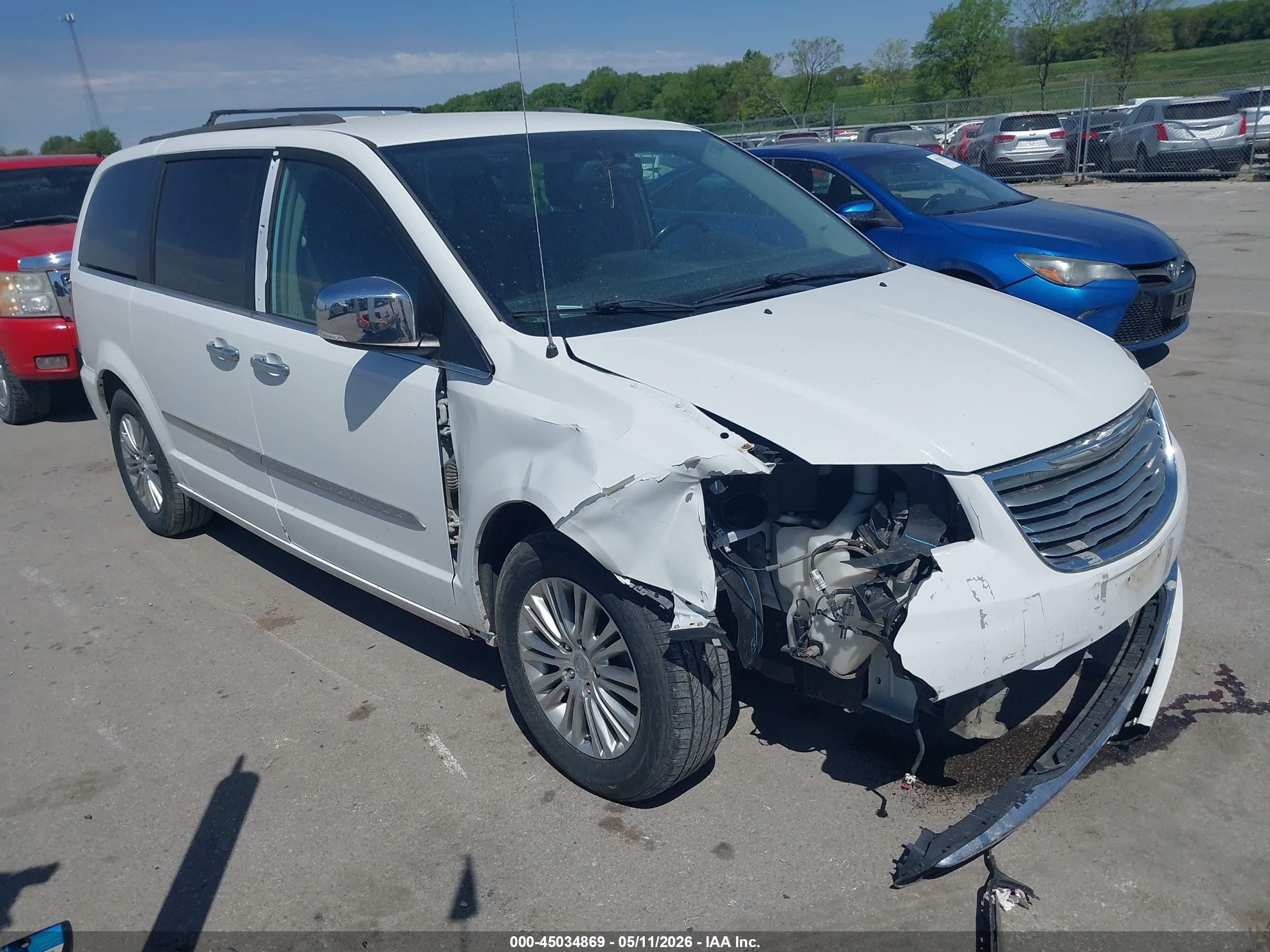 2015 Chrysler Town & Country Touring-l Белый vin: 2C4RC1CG8FR726670