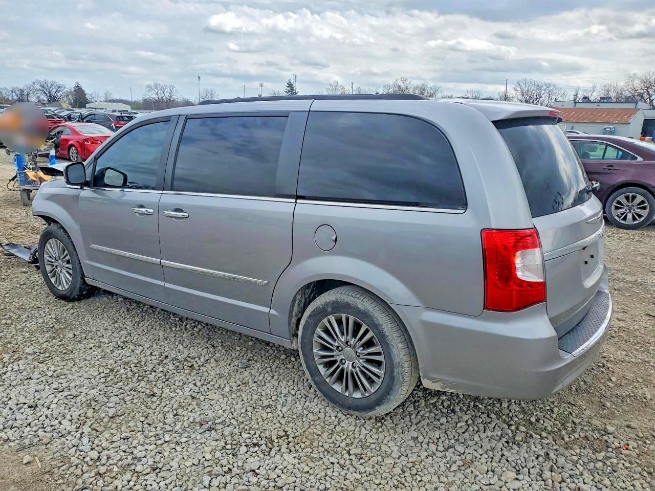 2016 Chrysler Town & Country Touring L Silver vin: 2C4RC1CG8GR304206