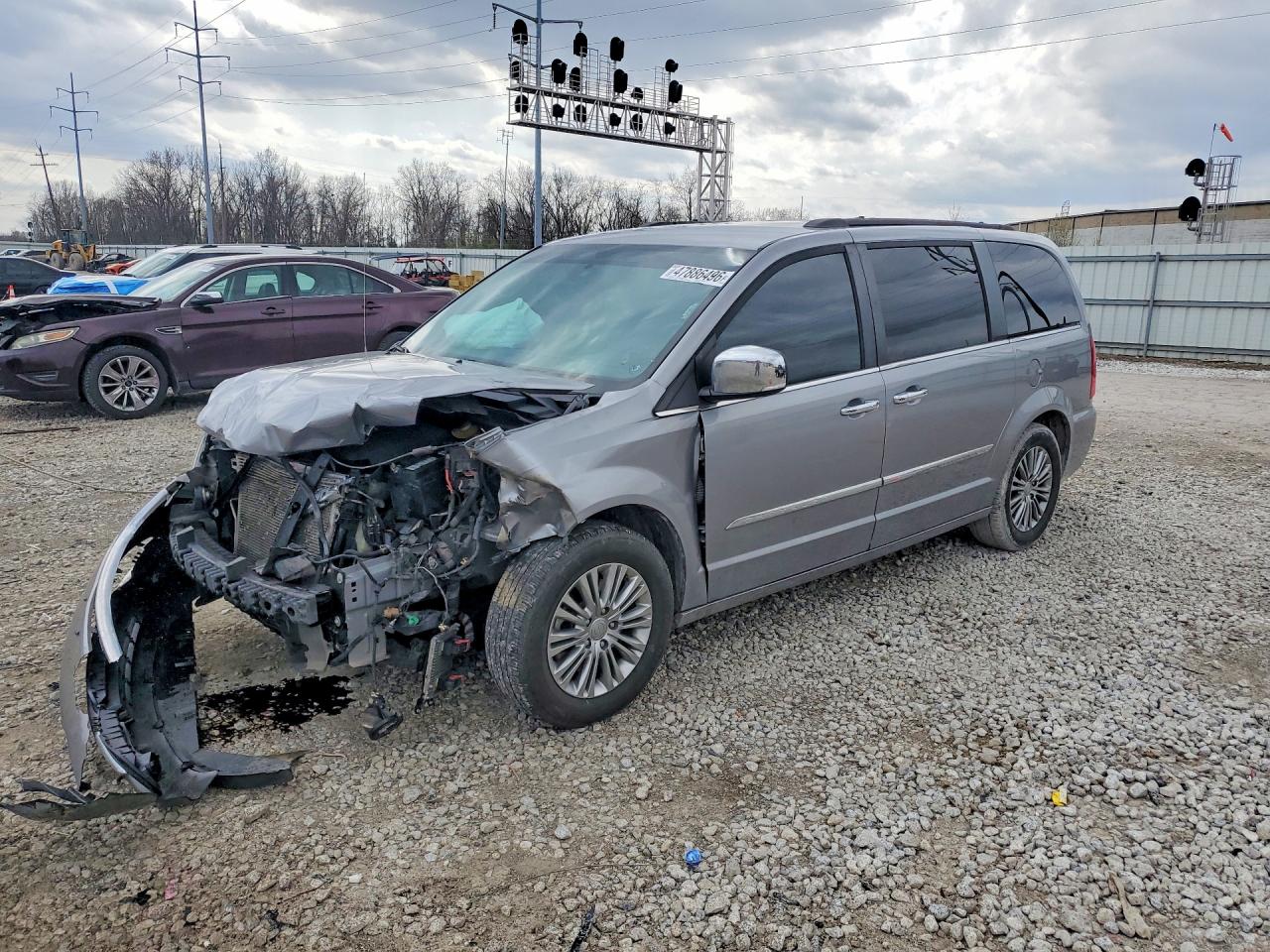 2016 Chrysler Town & Country Touring L Silver vin: 2C4RC1CG8GR304206