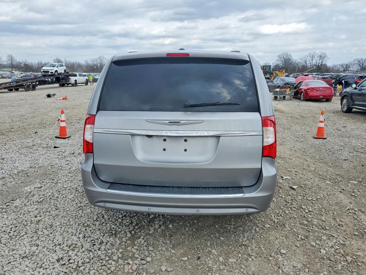 2016 Chrysler Town & Country Touring L Silver vin: 2C4RC1CG8GR304206