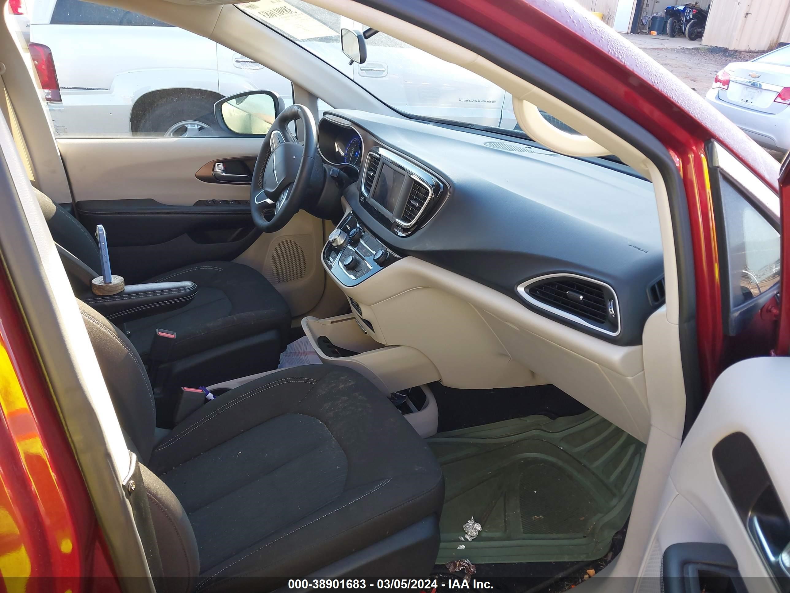 2022 Chrysler Voyager Lx Red vin: 2C4RC1CG8NR103659