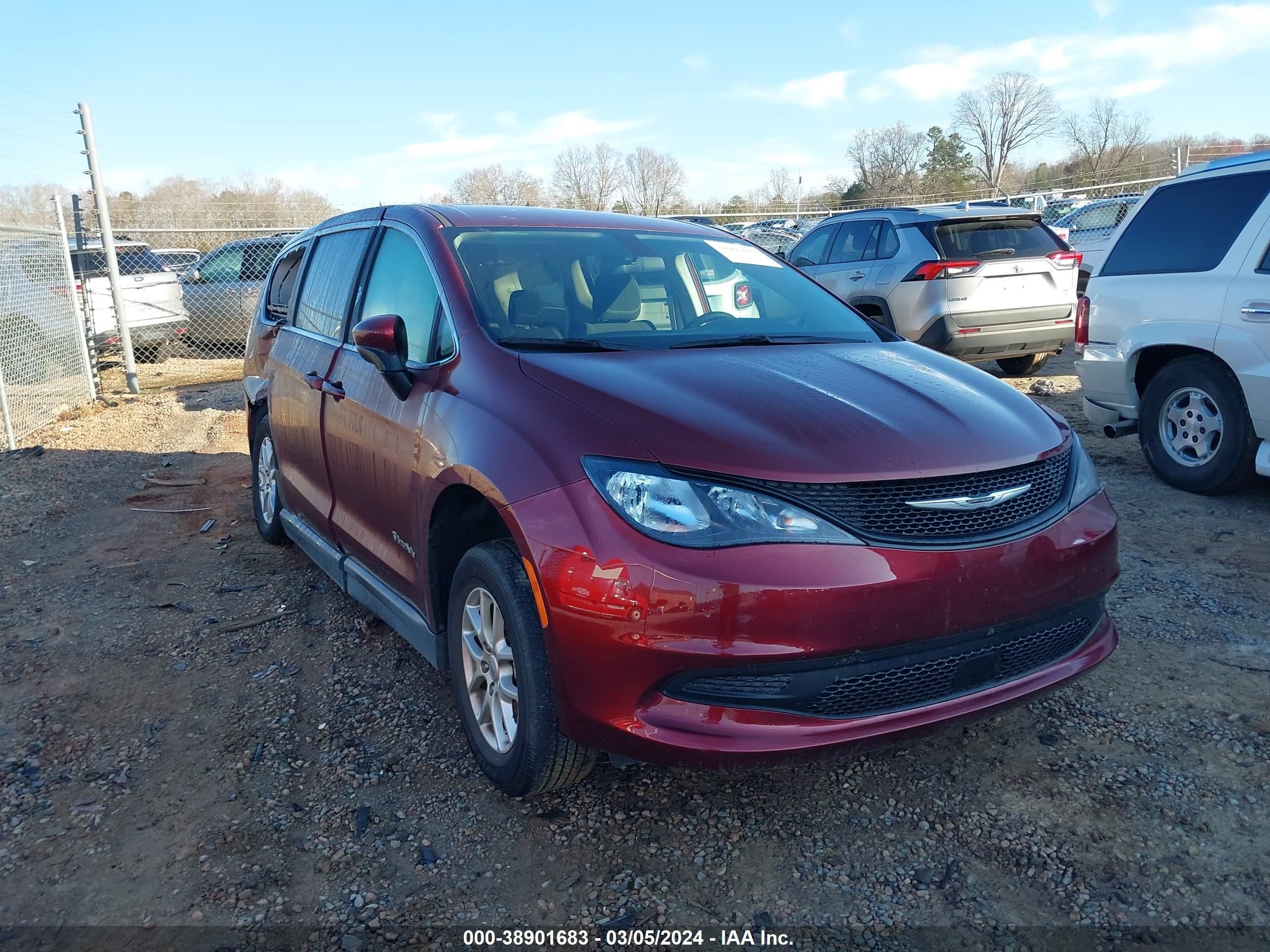 2022 Chrysler Voyager Lx Red vin: 2C4RC1CG8NR103659