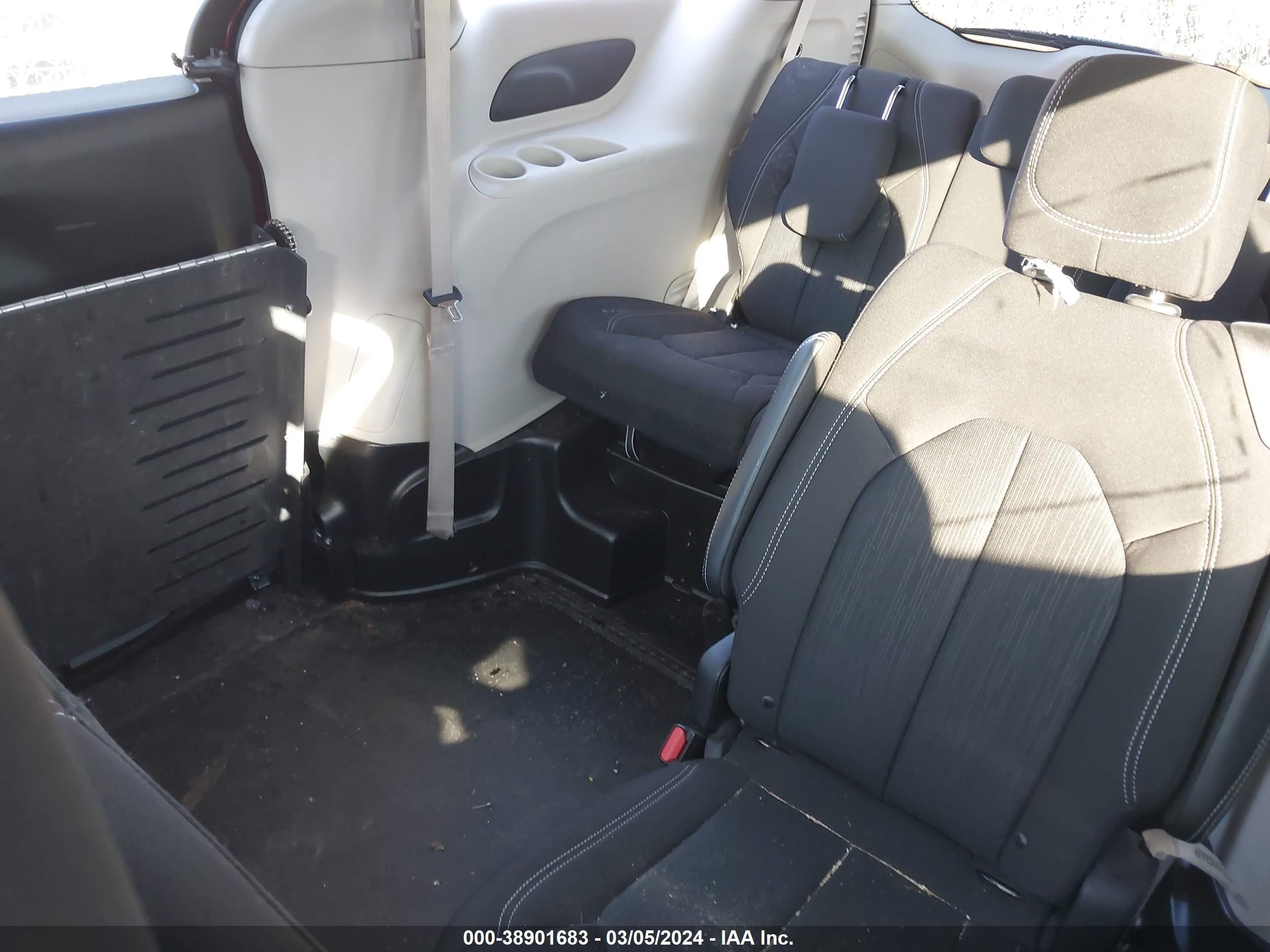2022 Chrysler Voyager Lx Red vin: 2C4RC1CG8NR103659