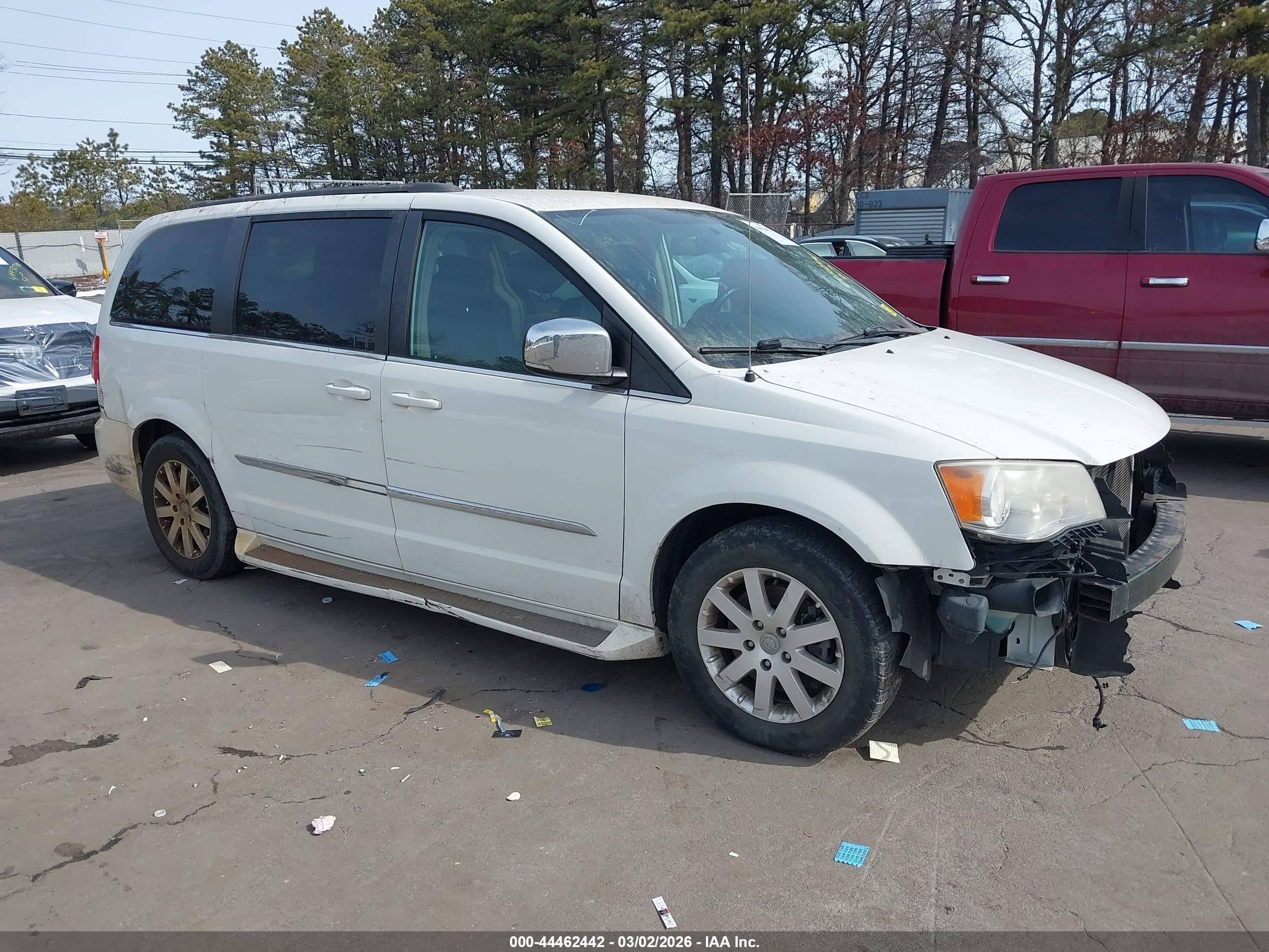 2012 Chrysler Town & Country Touring-l White vin: 2C4RC1CG9CR383895