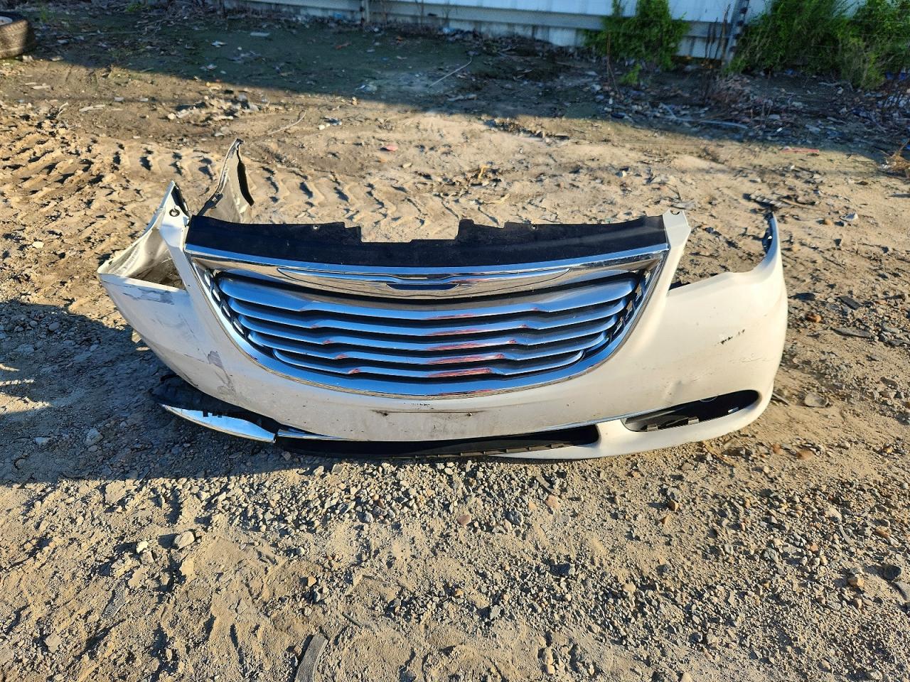 2013 Chrysler Town & Country Touring L White vin: 2C4RC1CG9DR508685