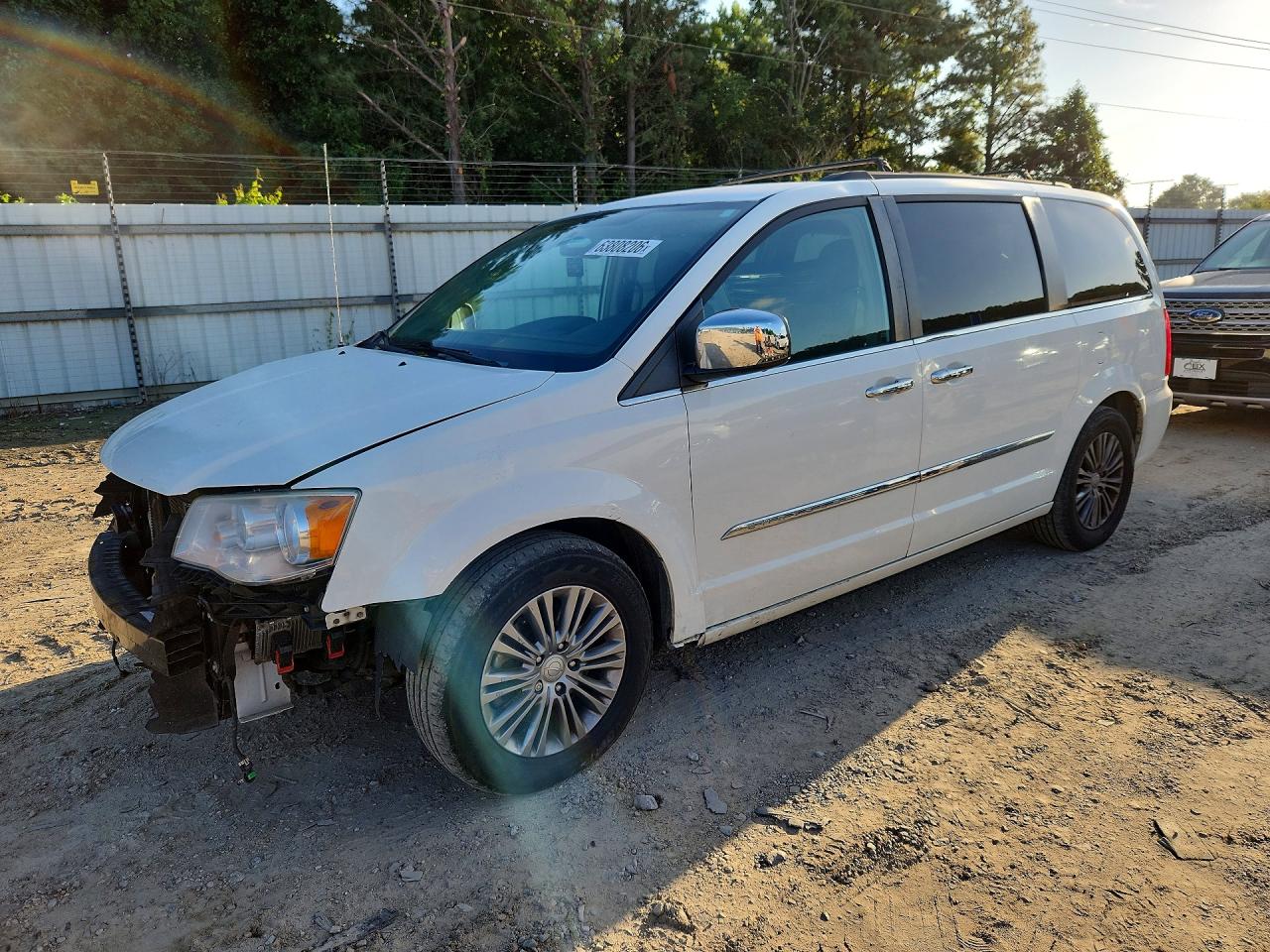 2013 Chrysler Town & Country Touring L White vin: 2C4RC1CG9DR508685
