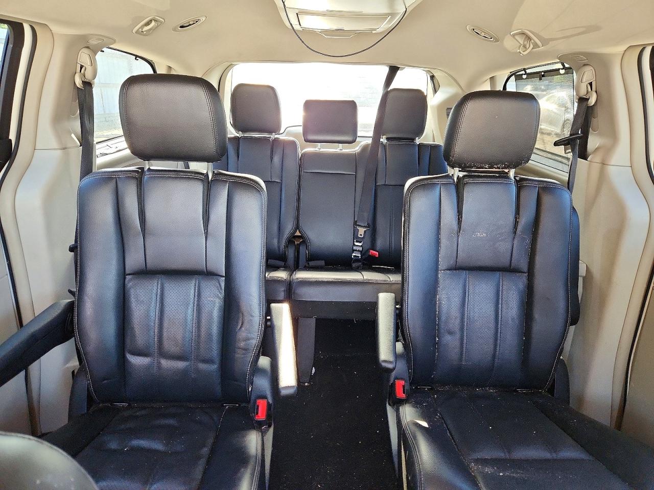 2013 Chrysler Town & Country Touring L White vin: 2C4RC1CG9DR508685