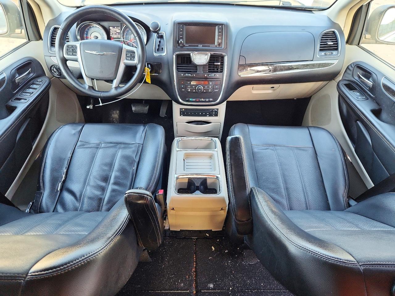 2013 Chrysler Town & Country Touring L White vin: 2C4RC1CG9DR508685