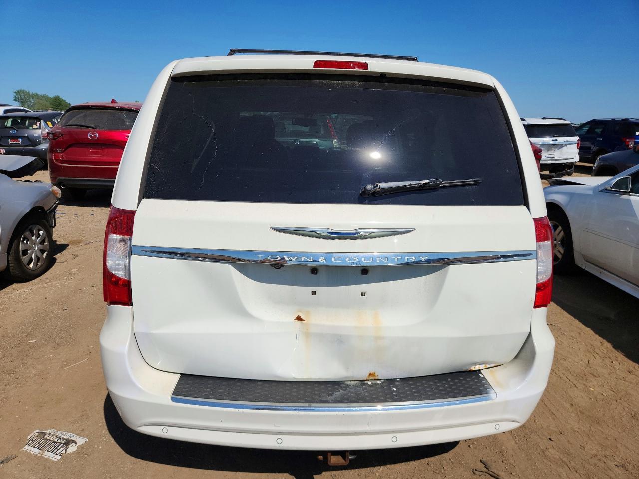 2013 Chrysler Town & Country Touring L White vin: 2C4RC1CG9DR510193