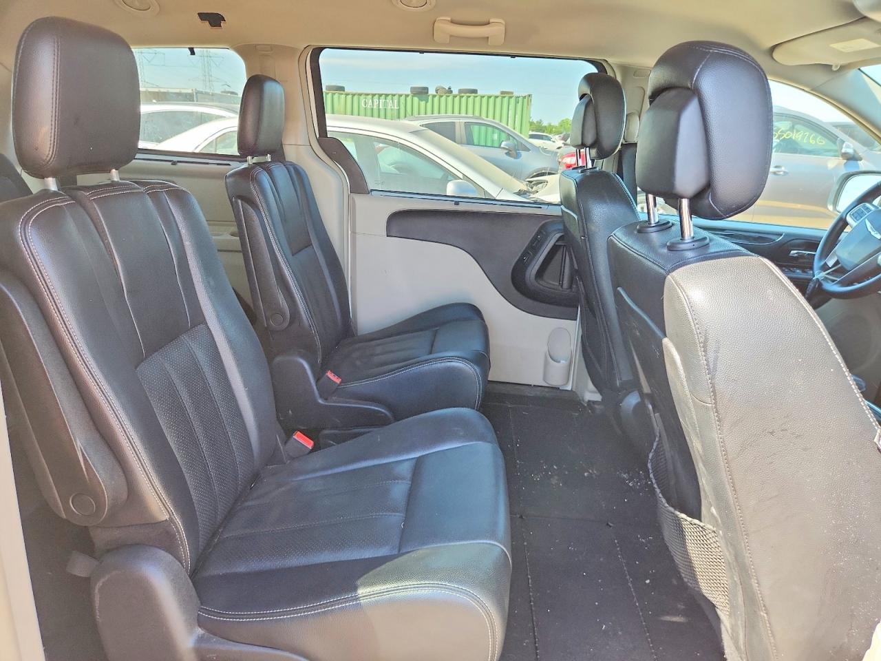 2013 Chrysler Town & Country Touring L White vin: 2C4RC1CG9DR510193