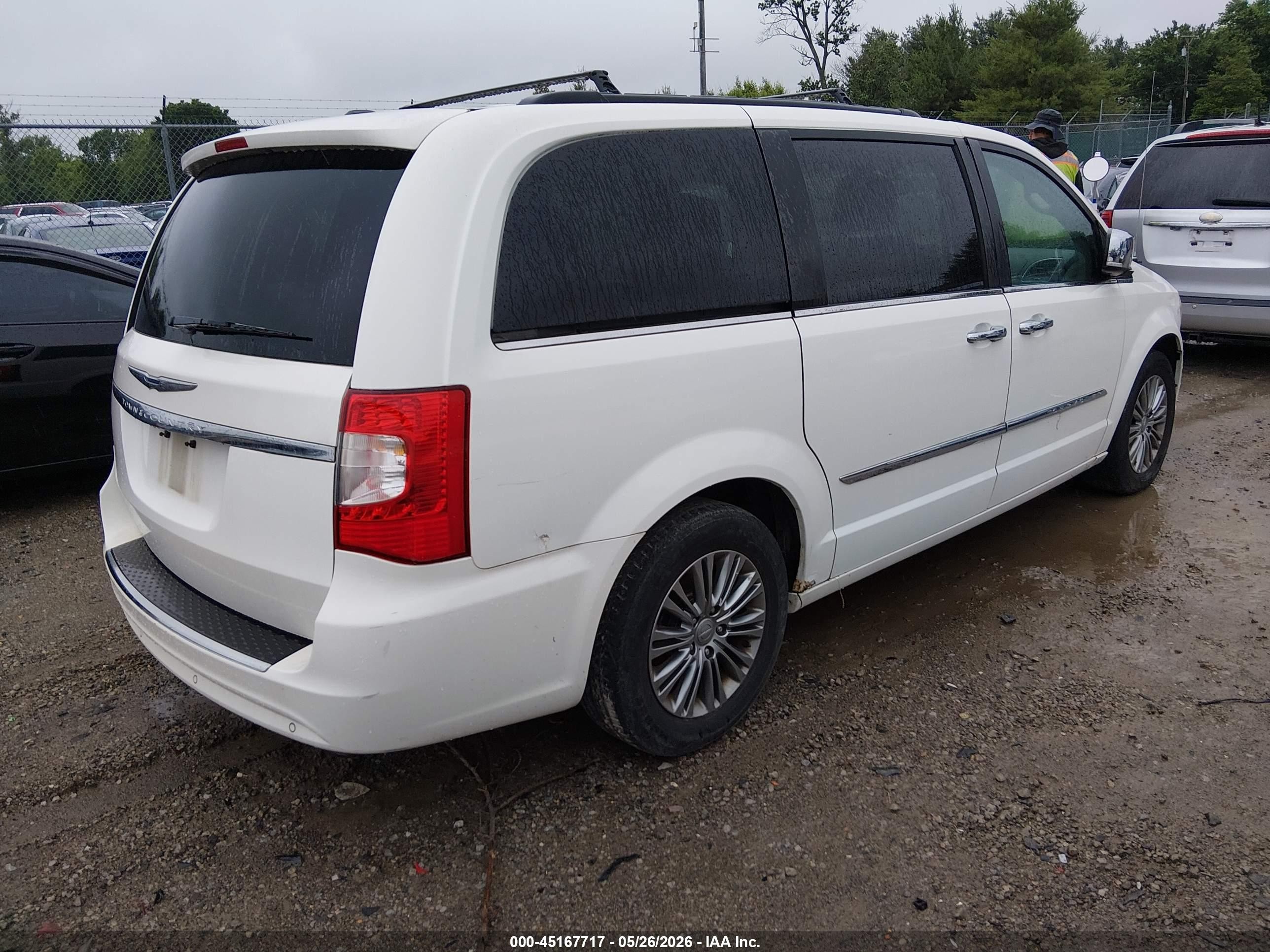 2013 Chrysler Town & Country Touring-l White vin: 2C4RC1CG9DR511134