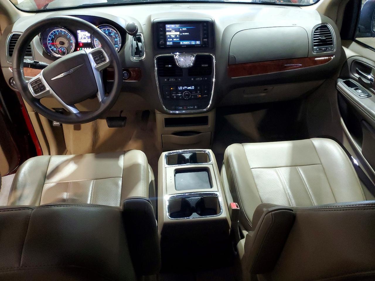2013 Chrysler Town & Country Touring L Red vin: 2C4RC1CG9DR531500
