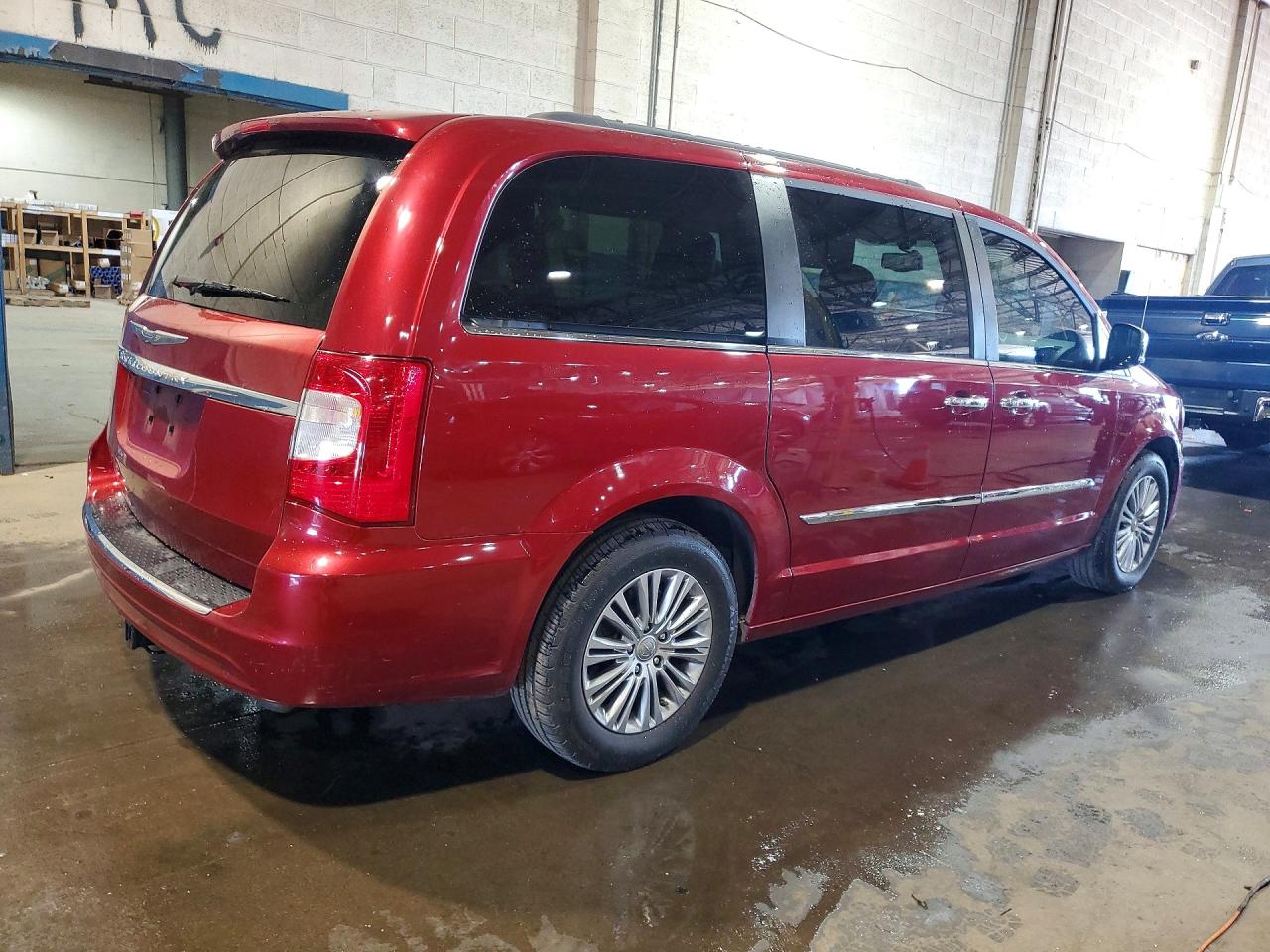 2013 Chrysler Town & Country Touring L Red vin: 2C4RC1CG9DR531500