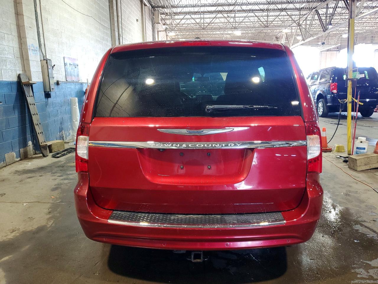 2013 Chrysler Town & Country Touring L Red vin: 2C4RC1CG9DR531500