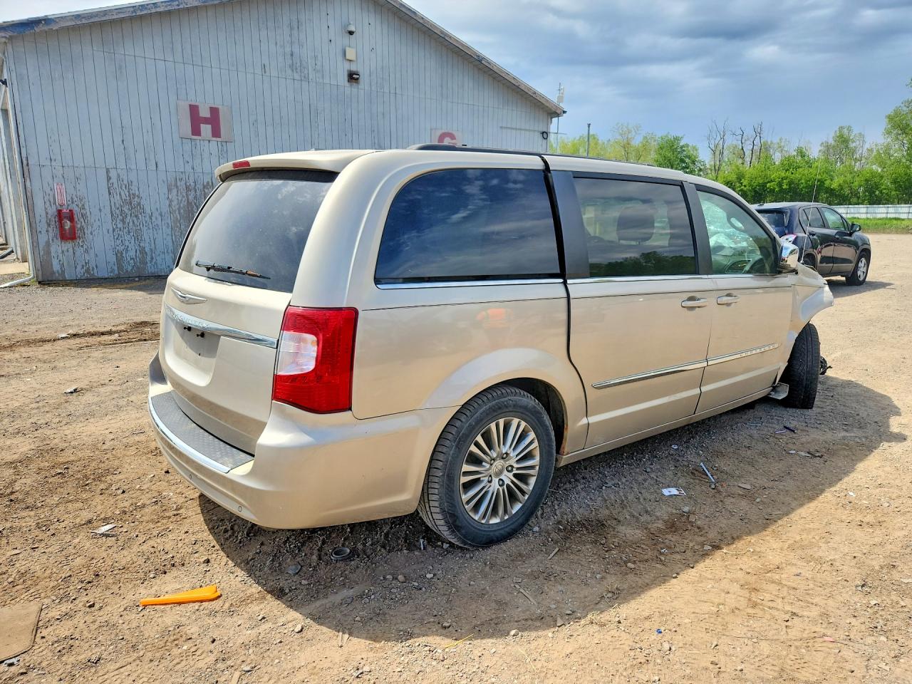 2013 Chrysler Town & Country Touring L Tan vin: 2C4RC1CG9DR558194