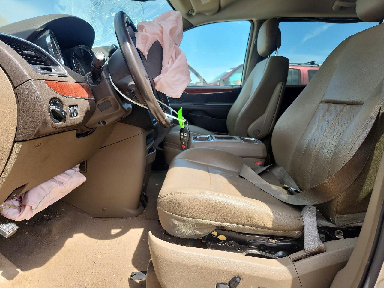 2013 Chrysler Town & Country Touring L Tan vin: 2C4RC1CG9DR558194