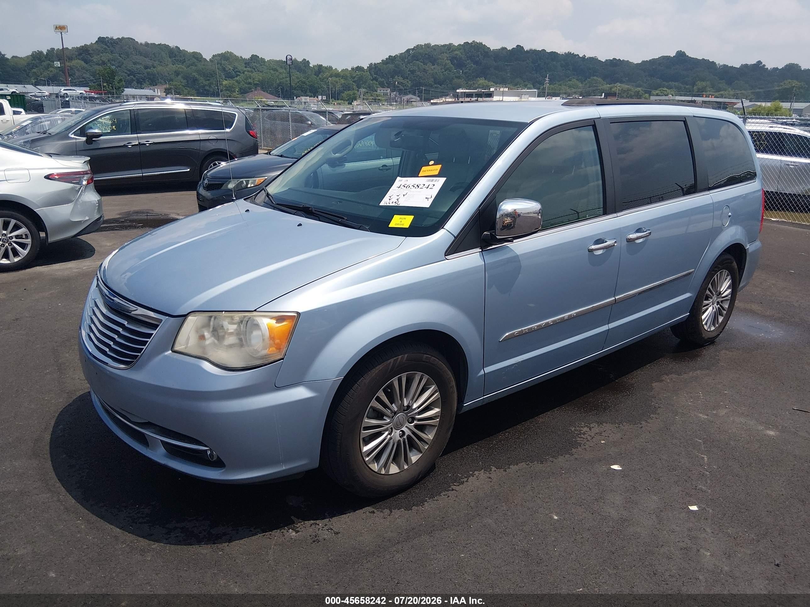 2013 Chrysler Town & Country Touring-l Blue vin: 2C4RC1CG9DR570720