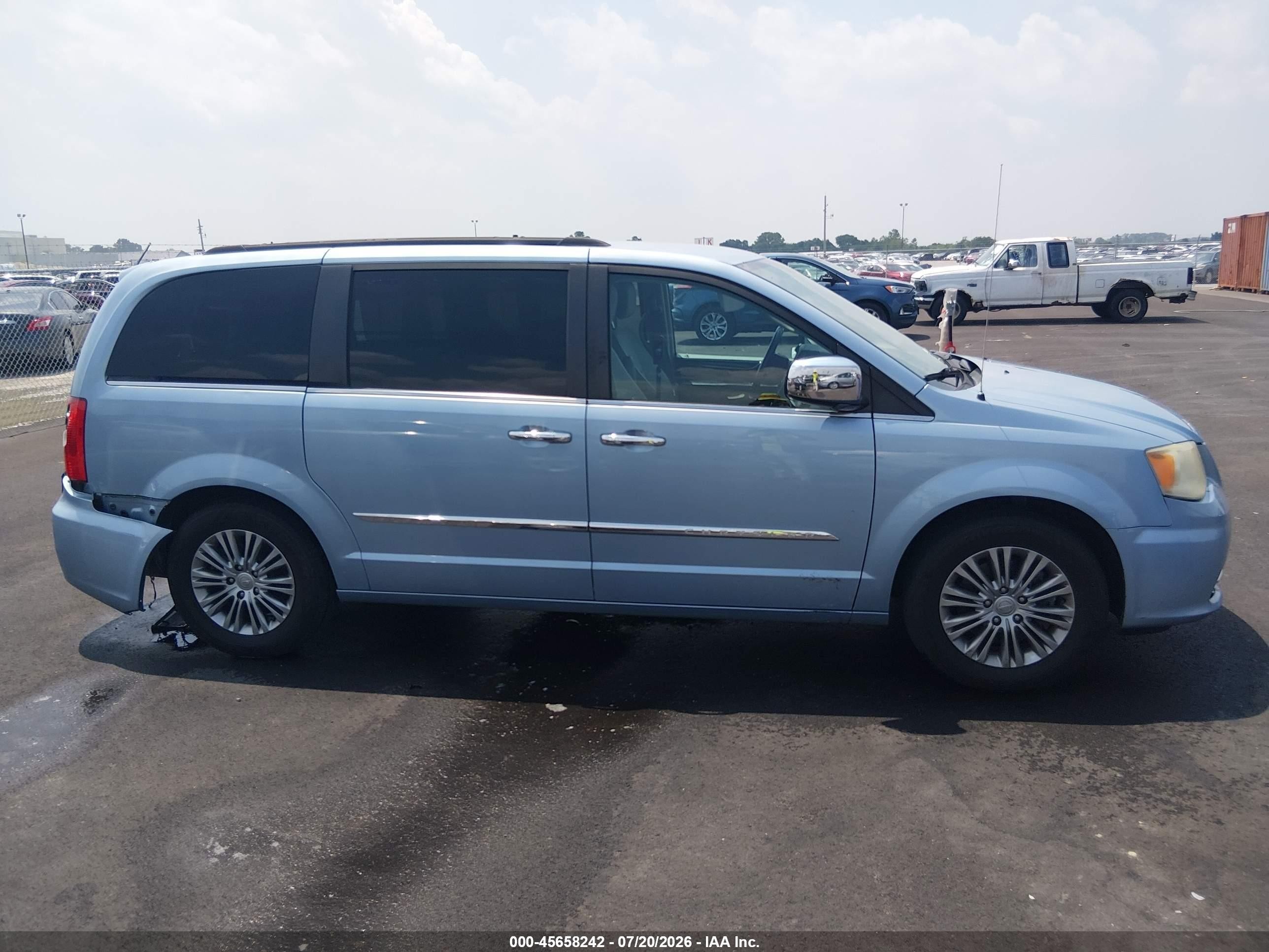 2013 Chrysler Town & Country Touring-l Blue vin: 2C4RC1CG9DR570720