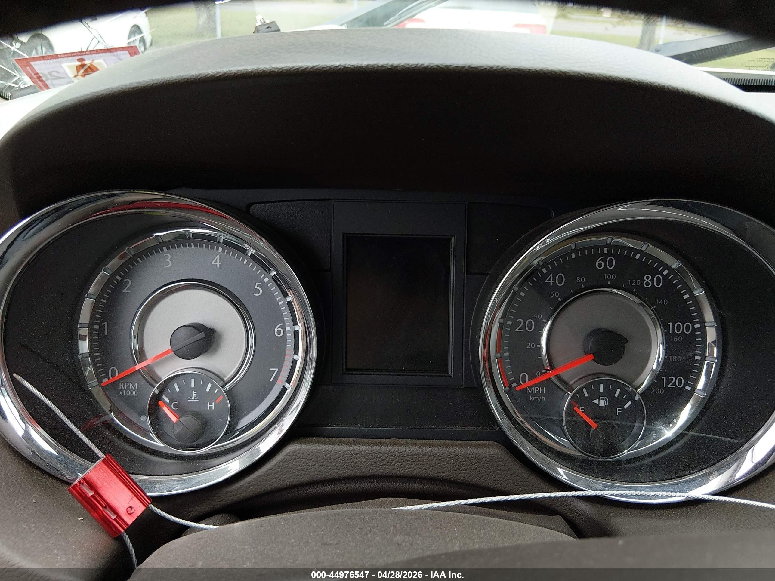 2013 Chrysler Town & Country Touring-l White vin: 2C4RC1CG9DR570815
