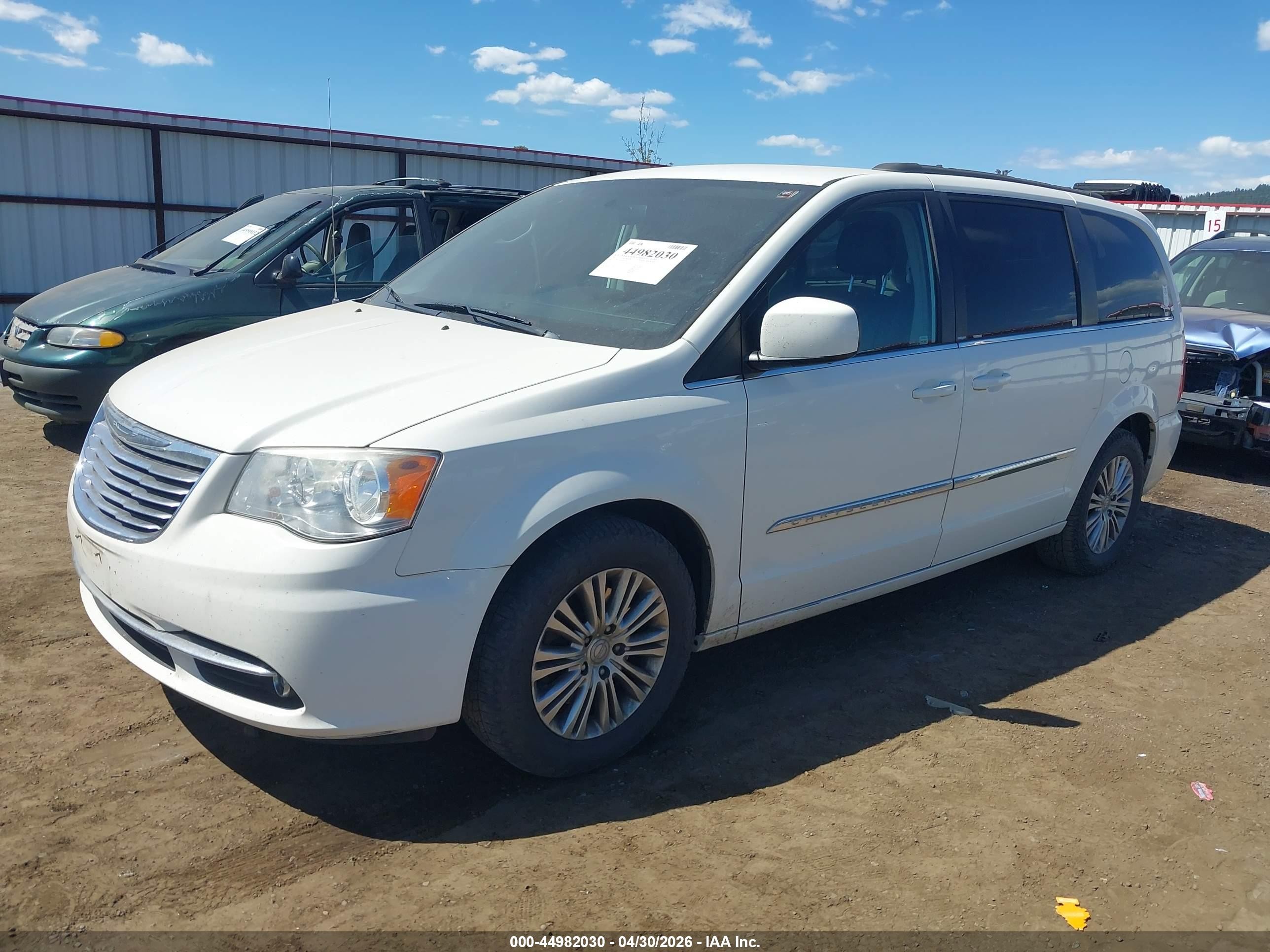 2013 Chrysler Town & Country Touring-l White vin: 2C4RC1CG9DR707767