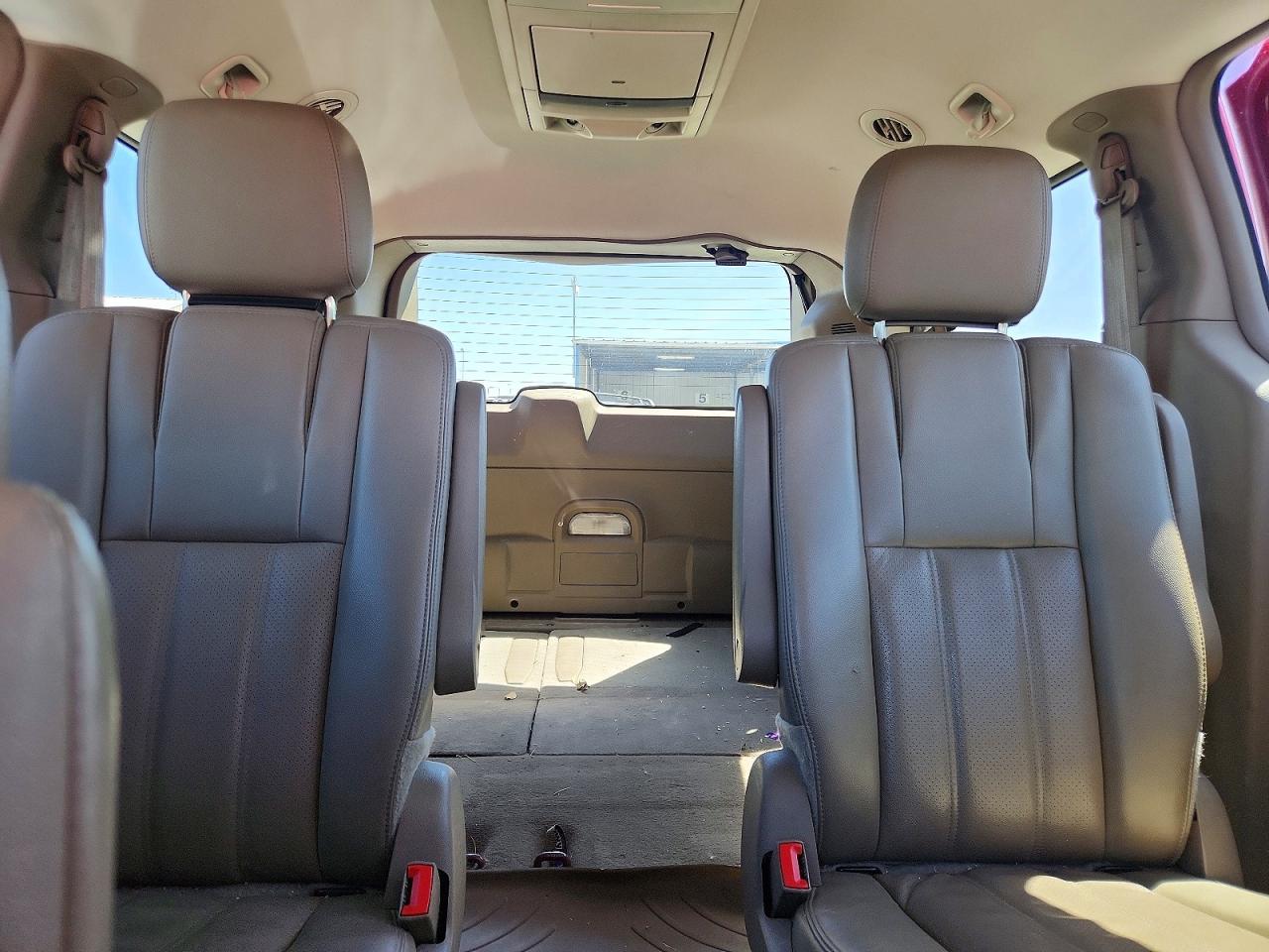2013 Chrysler Town & Country Touring L Red vin: 2C4RC1CG9DR751560