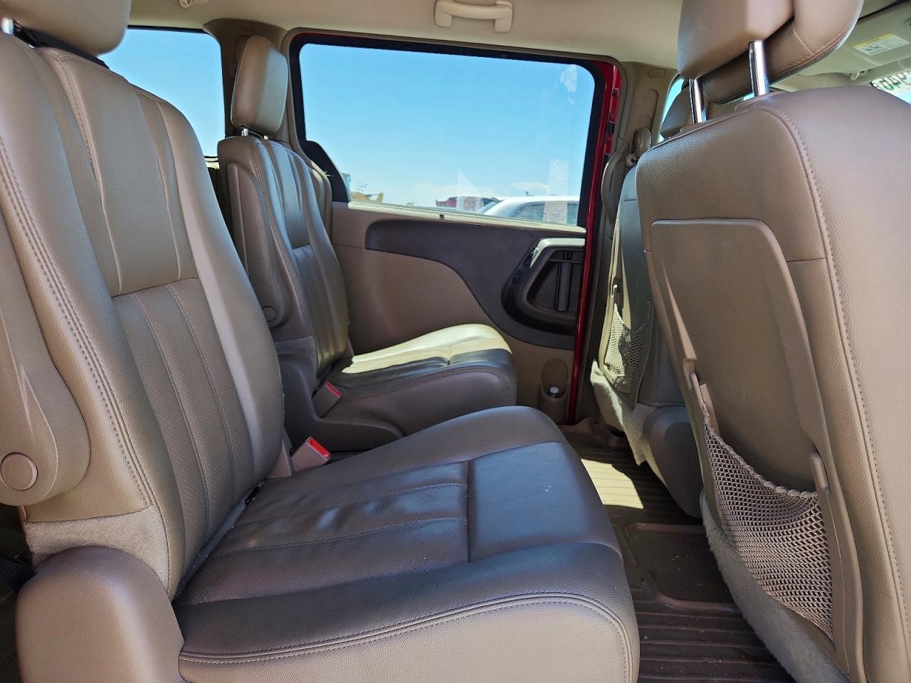 2013 Chrysler Town & Country Touring L Red vin: 2C4RC1CG9DR751560