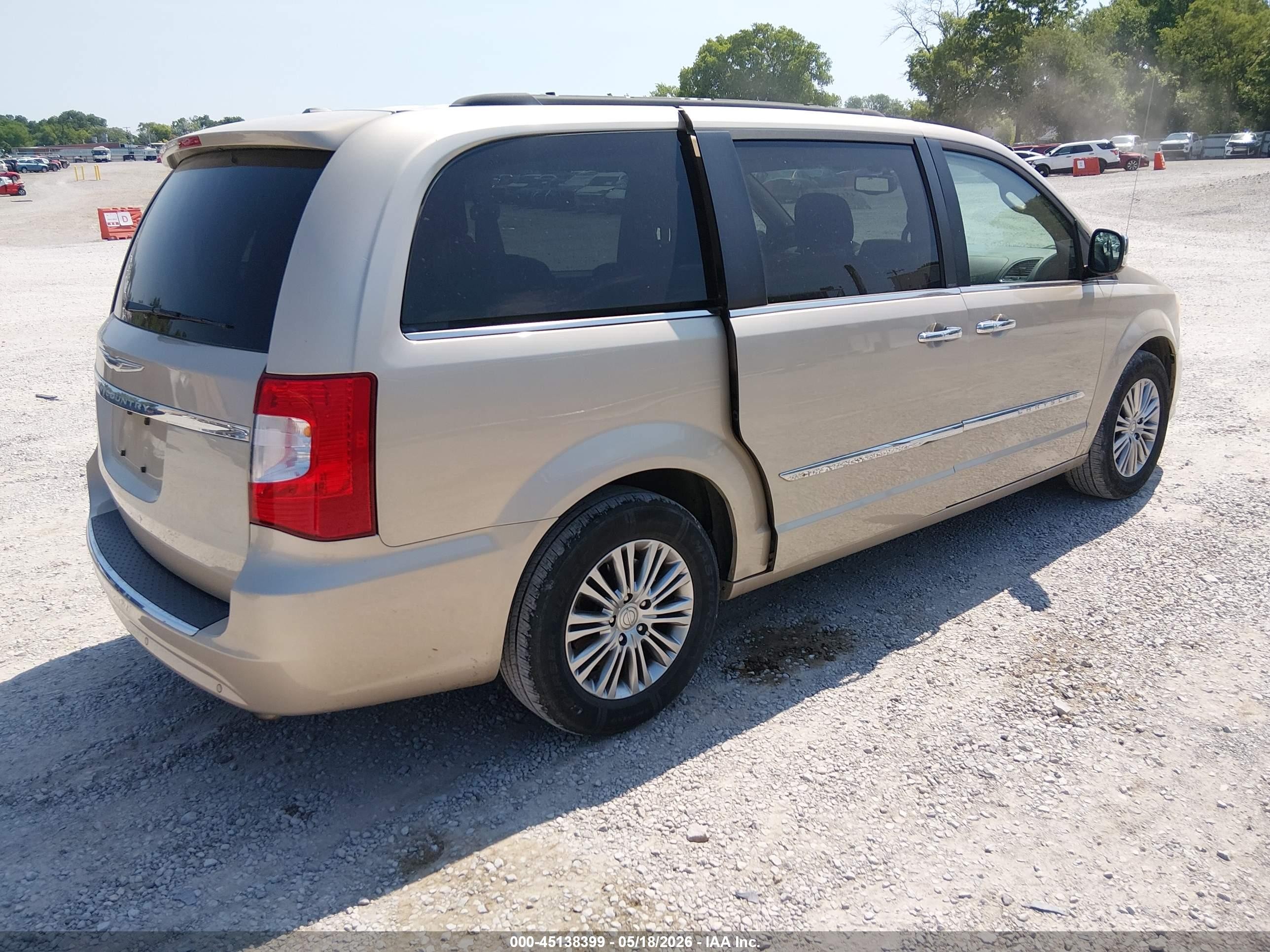 2013 Chrysler Town & Country Touring-l Beige vin: 2C4RC1CG9DR777155