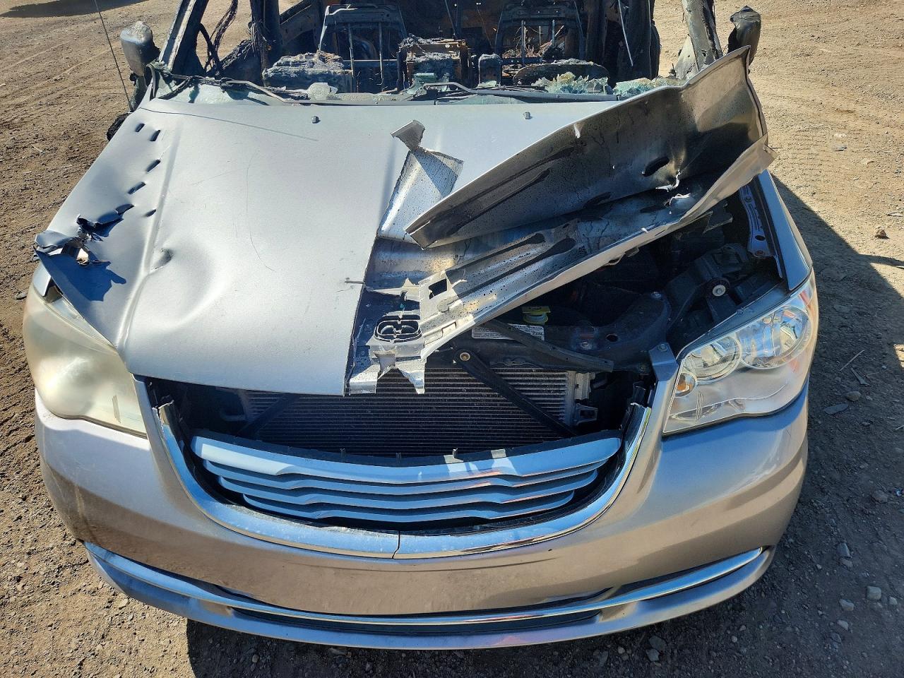 2014 Chrysler Town & Country Touring L Burn vin: 2C4RC1CG9ER111673