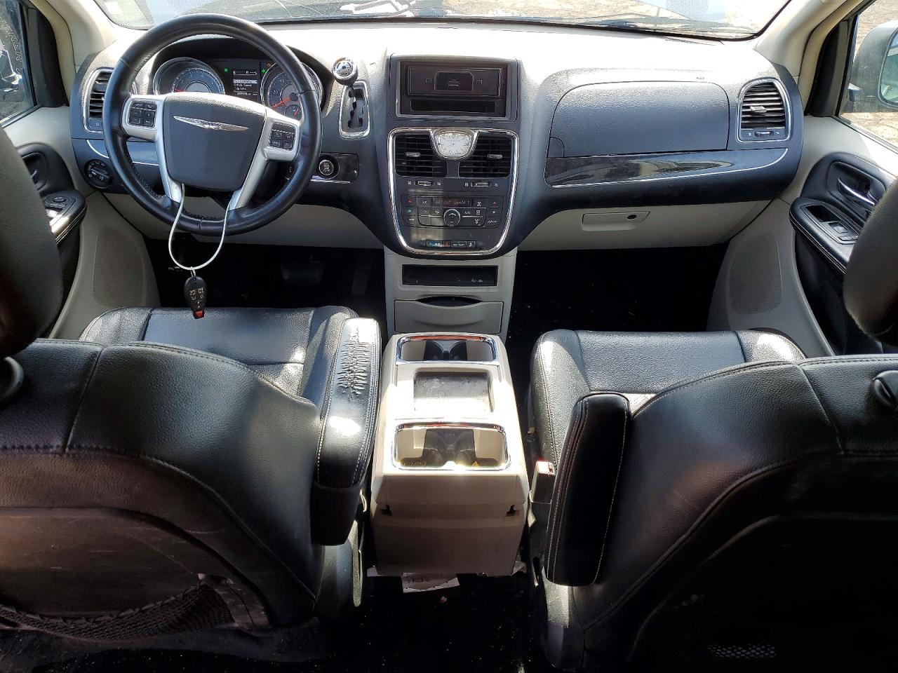 2014 Chrysler Town & Country Touring L Silver vin: 2C4RC1CG9ER133379
