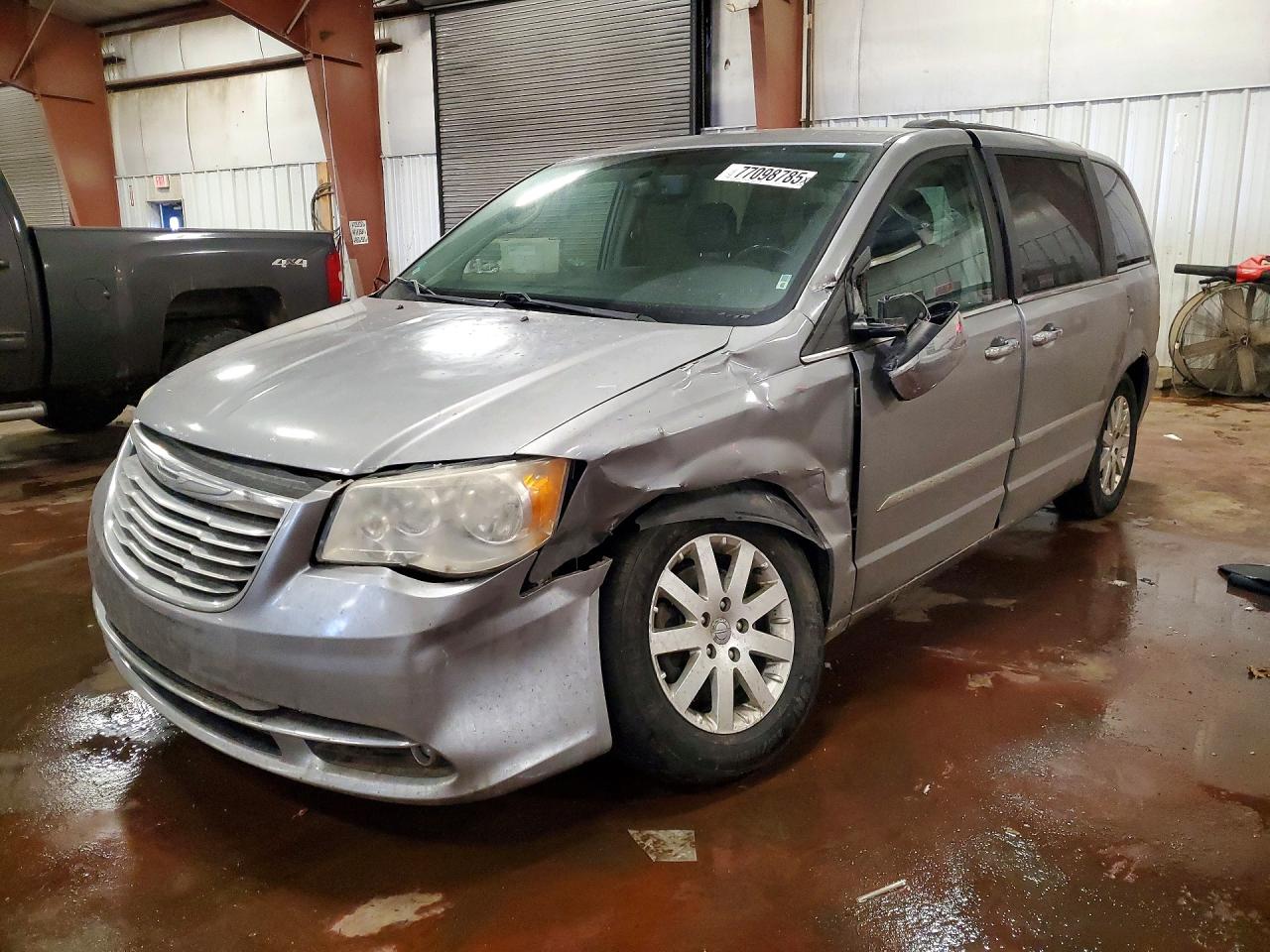2014 Chrysler Town & Country Touring L Silver vin: 2C4RC1CG9ER133379
