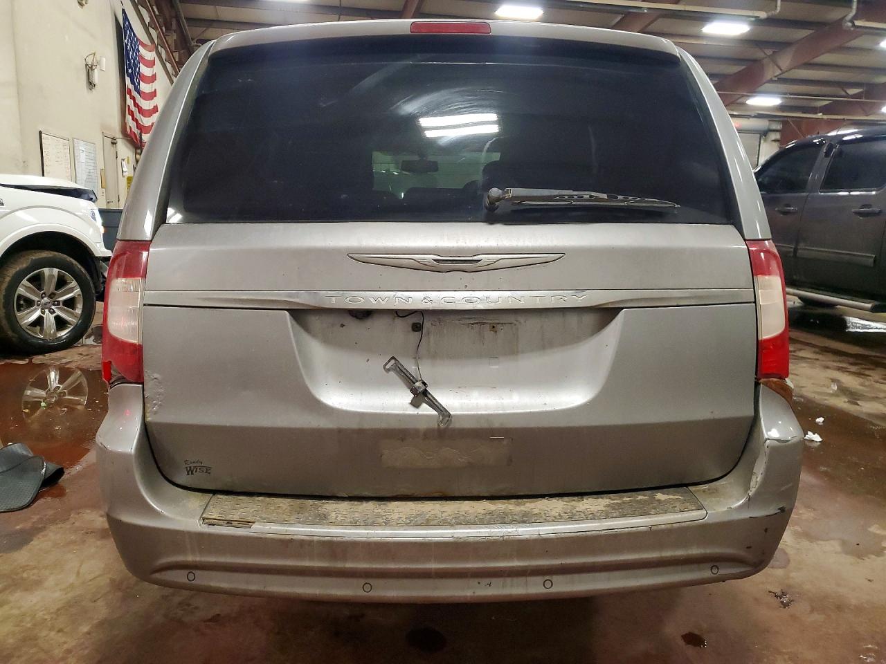 2014 Chrysler Town & Country Touring L Silver vin: 2C4RC1CG9ER133379