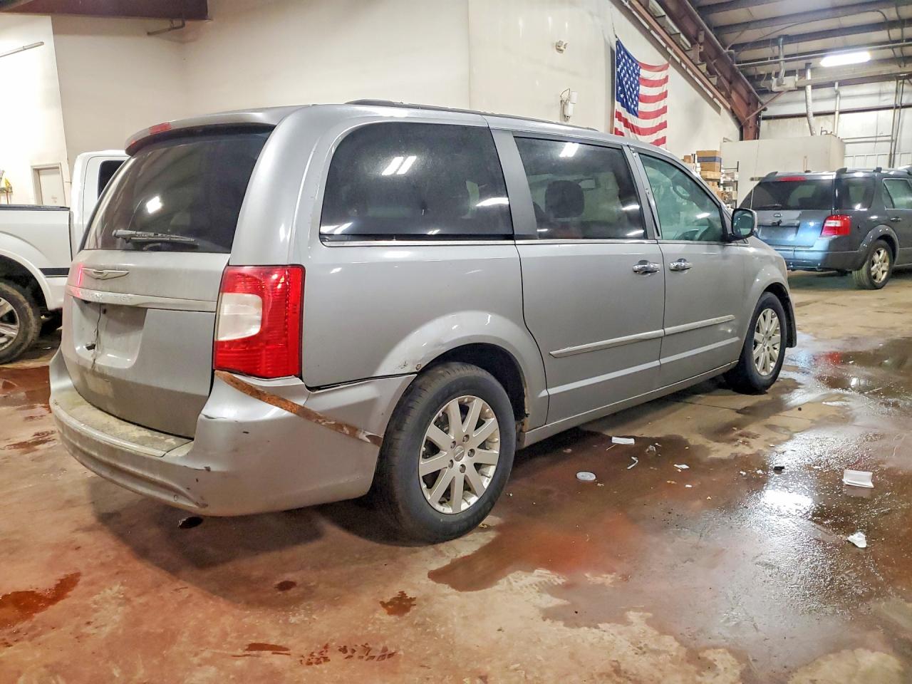 2014 Chrysler Town & Country Touring L Silver vin: 2C4RC1CG9ER133379