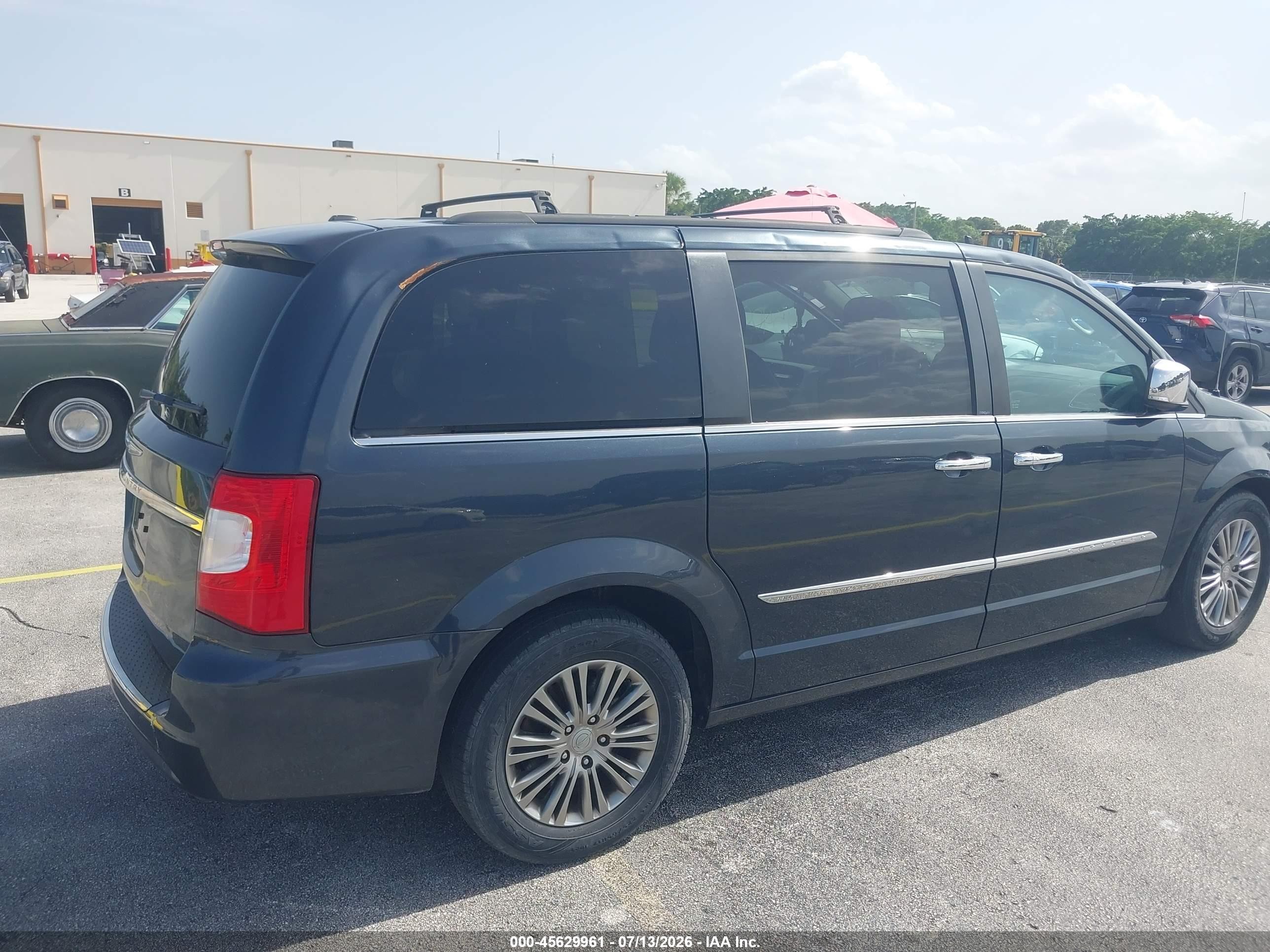 2014 Chrysler Town & Country Touring-l Gray vin: 2C4RC1CG9ER232543