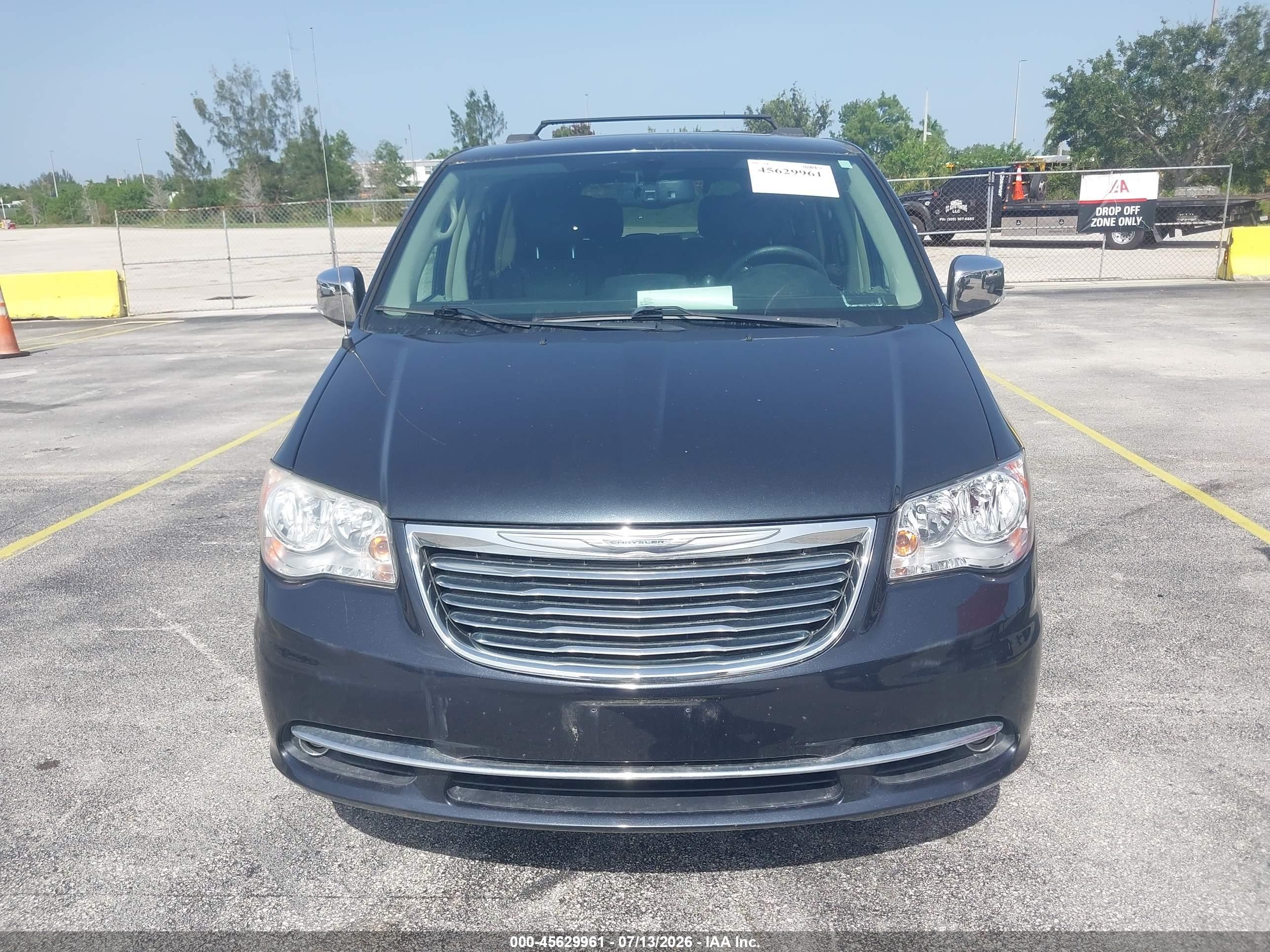 2014 Chrysler Town & Country Touring-l Gray vin: 2C4RC1CG9ER232543