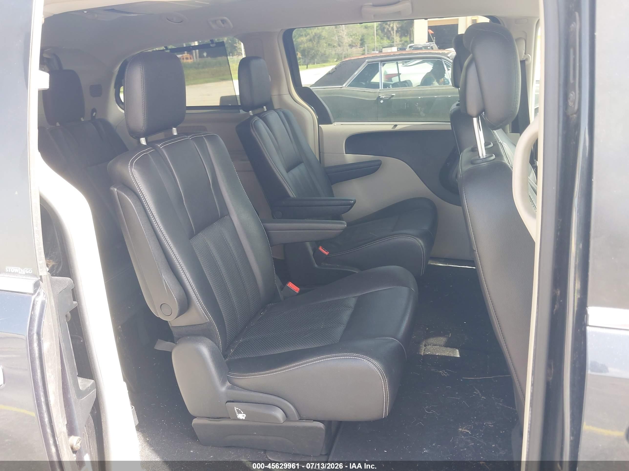 2014 Chrysler Town & Country Touring-l Gray vin: 2C4RC1CG9ER232543
