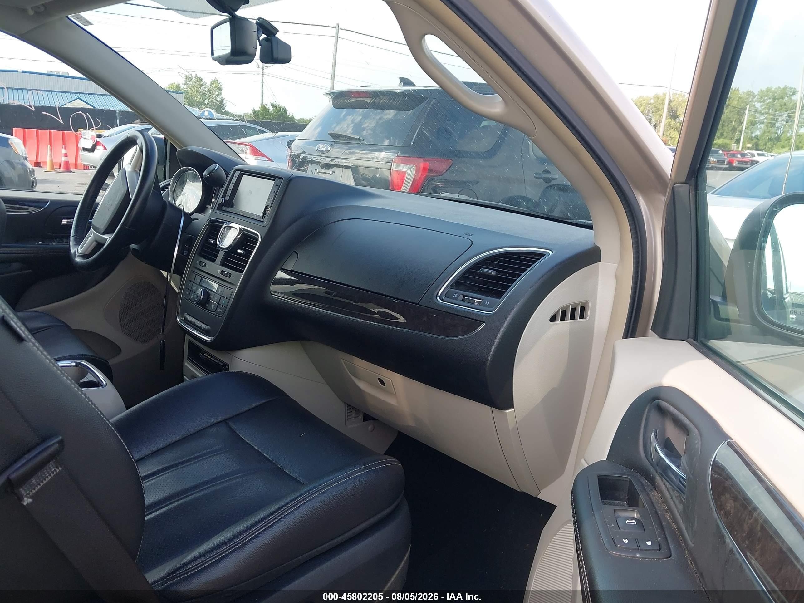 2014 Chrysler Town & Country Touring-l Gold vin: 2C4RC1CG9ER284982