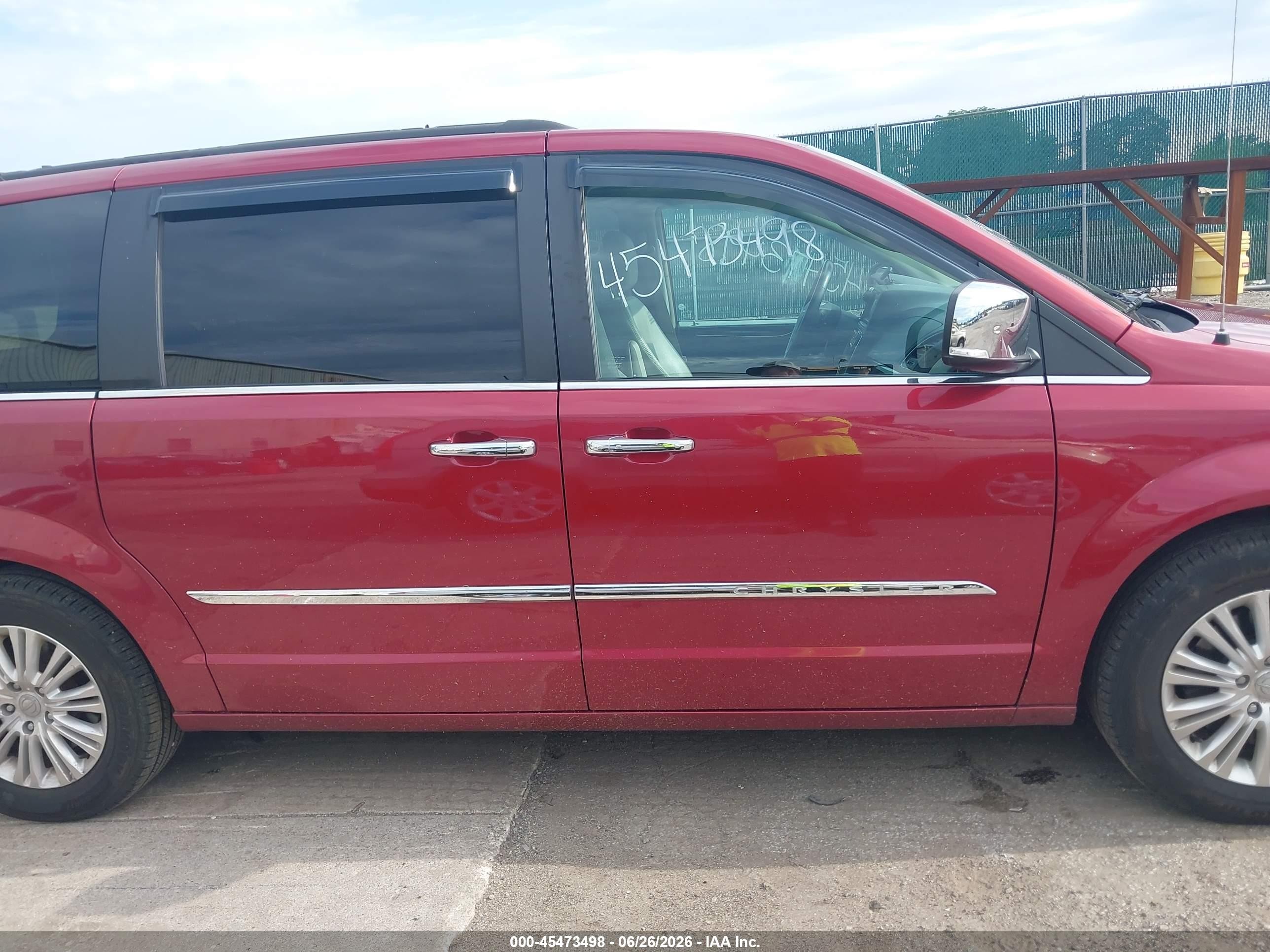 2014 Chrysler Town & Country Touring-l Красный vin: 2C4RC1CG9ER285775