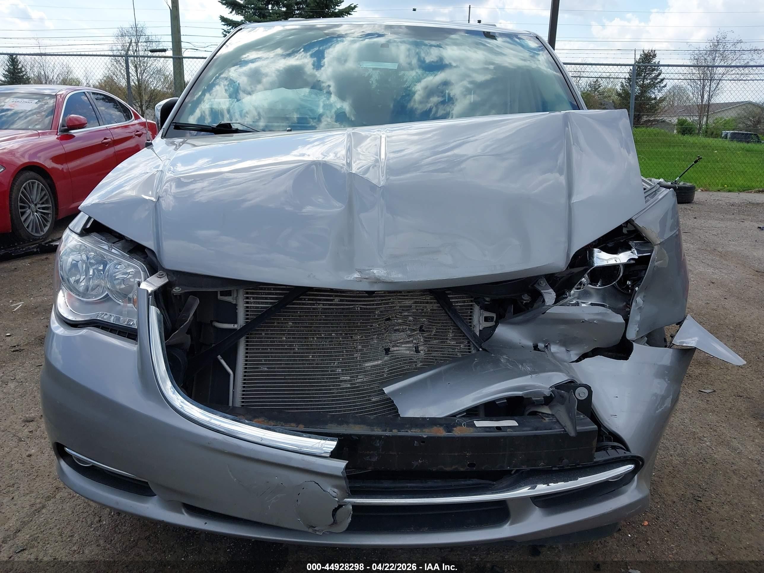 2014 Chrysler Town & Country Touring-l Silver vin: 2C4RC1CG9ER377999