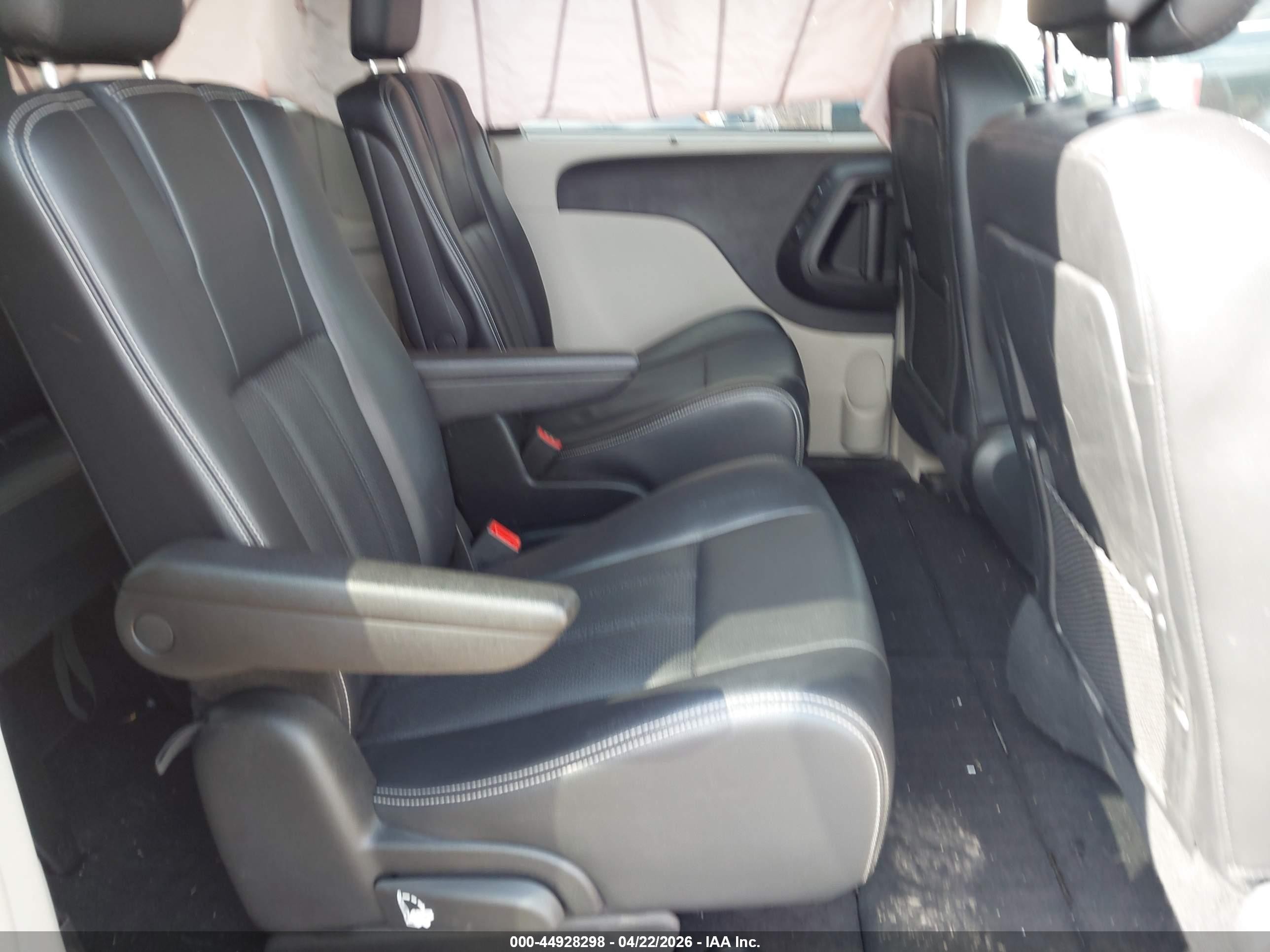 2014 Chrysler Town & Country Touring-l Silver vin: 2C4RC1CG9ER377999