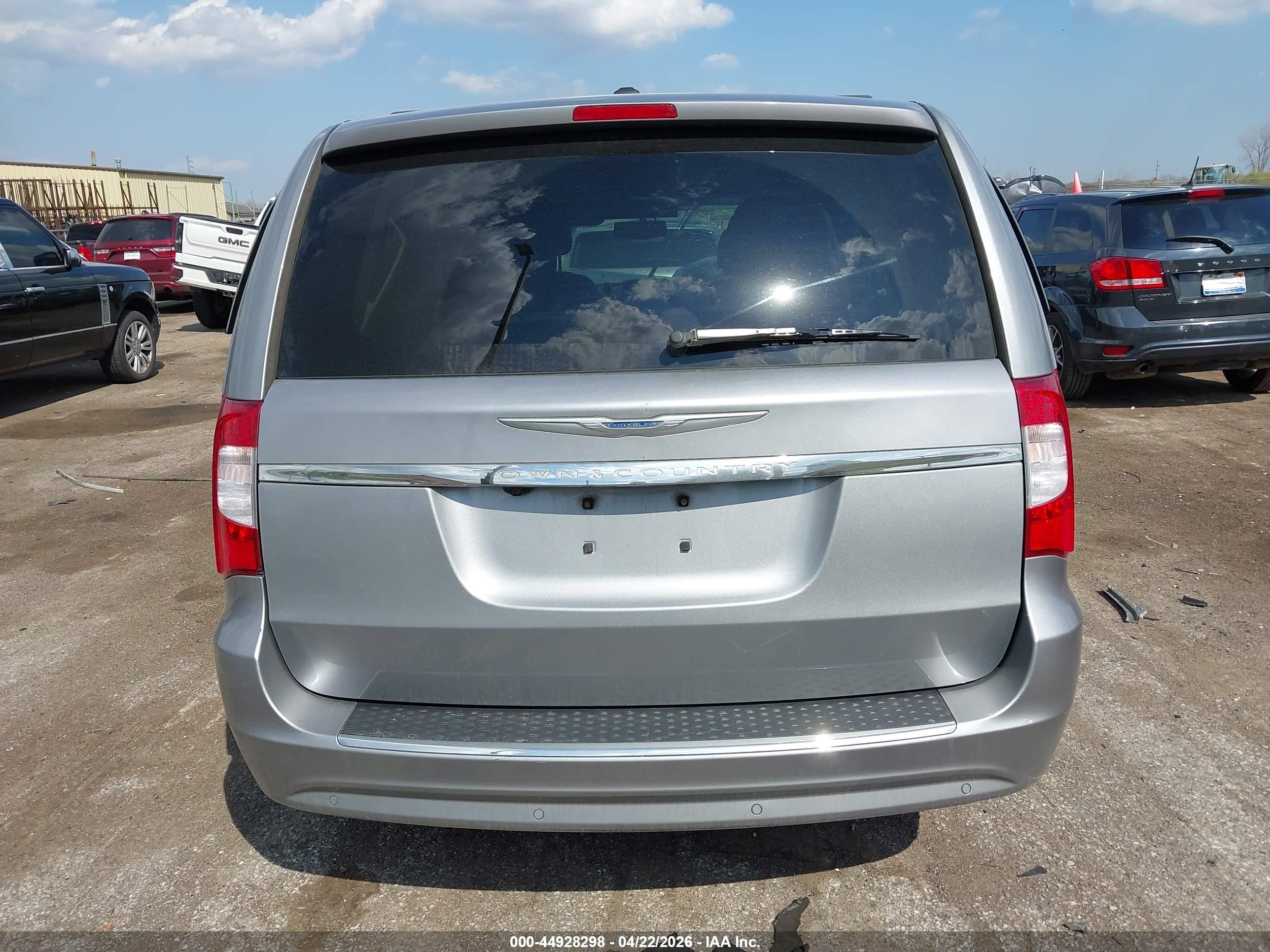 2014 Chrysler Town & Country Touring-l Silver vin: 2C4RC1CG9ER377999
