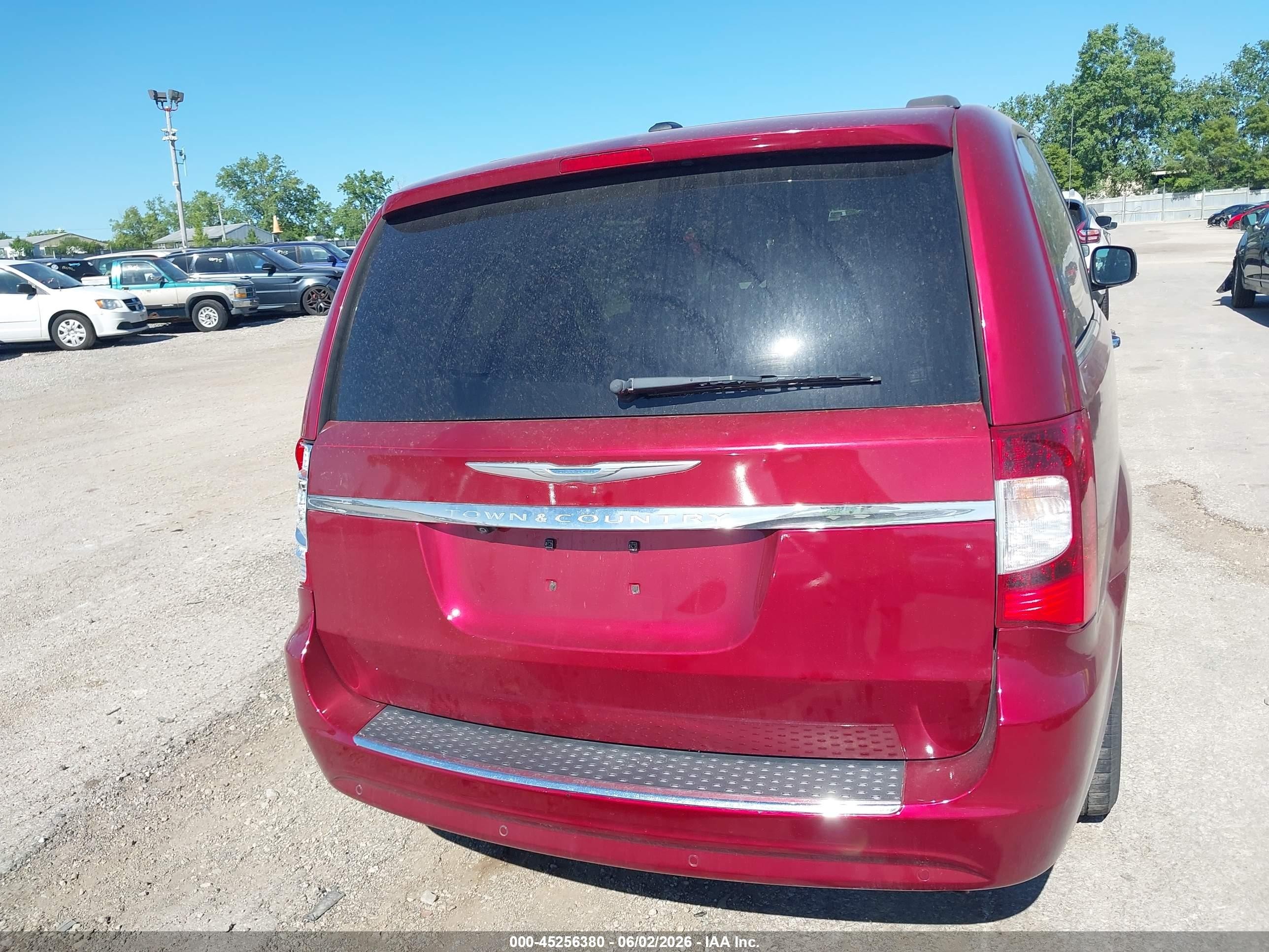 2014 Chrysler Town & Country Touring-l Red vin: 2C4RC1CG9ER413187