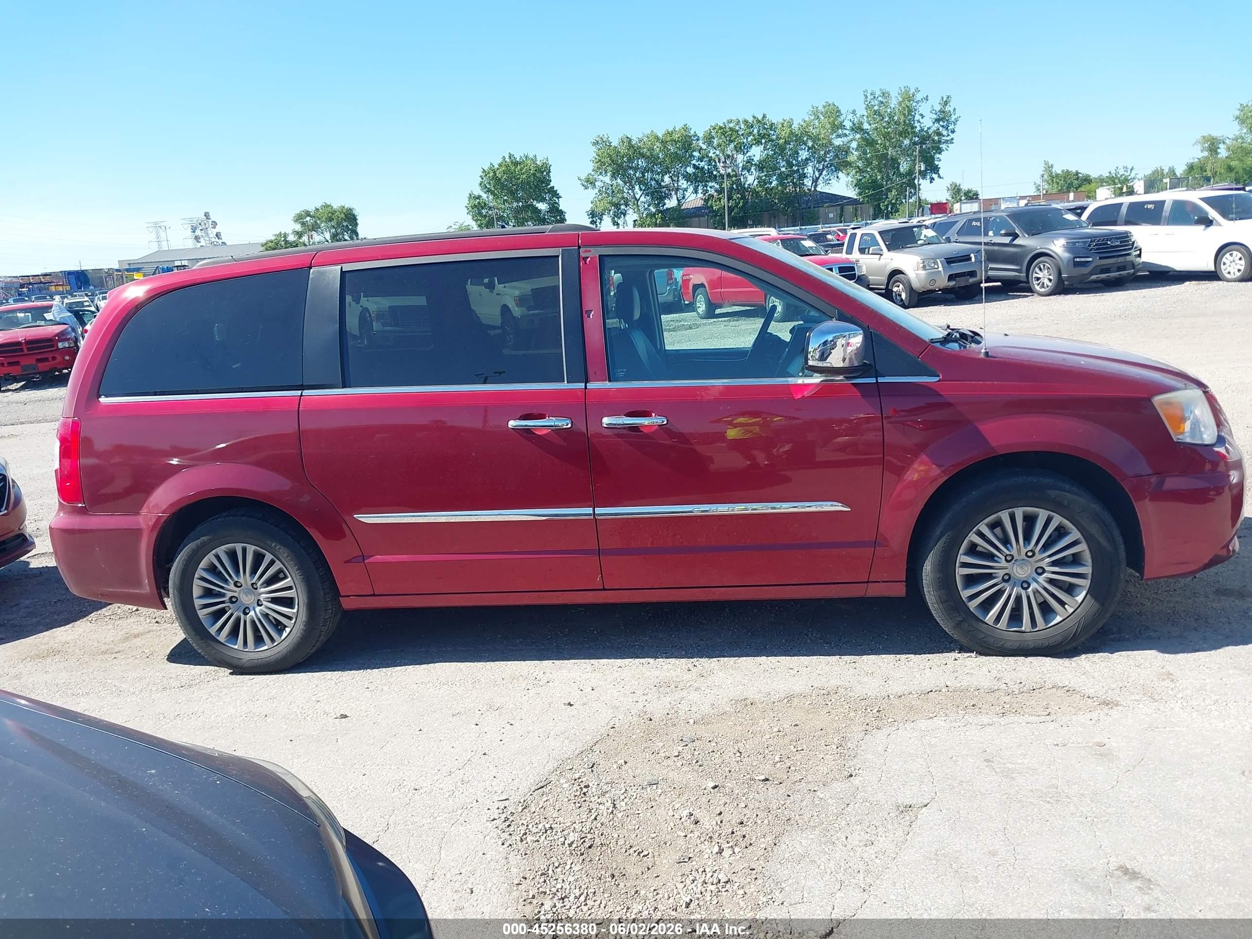 2014 Chrysler Town & Country Touring-l Red vin: 2C4RC1CG9ER413187